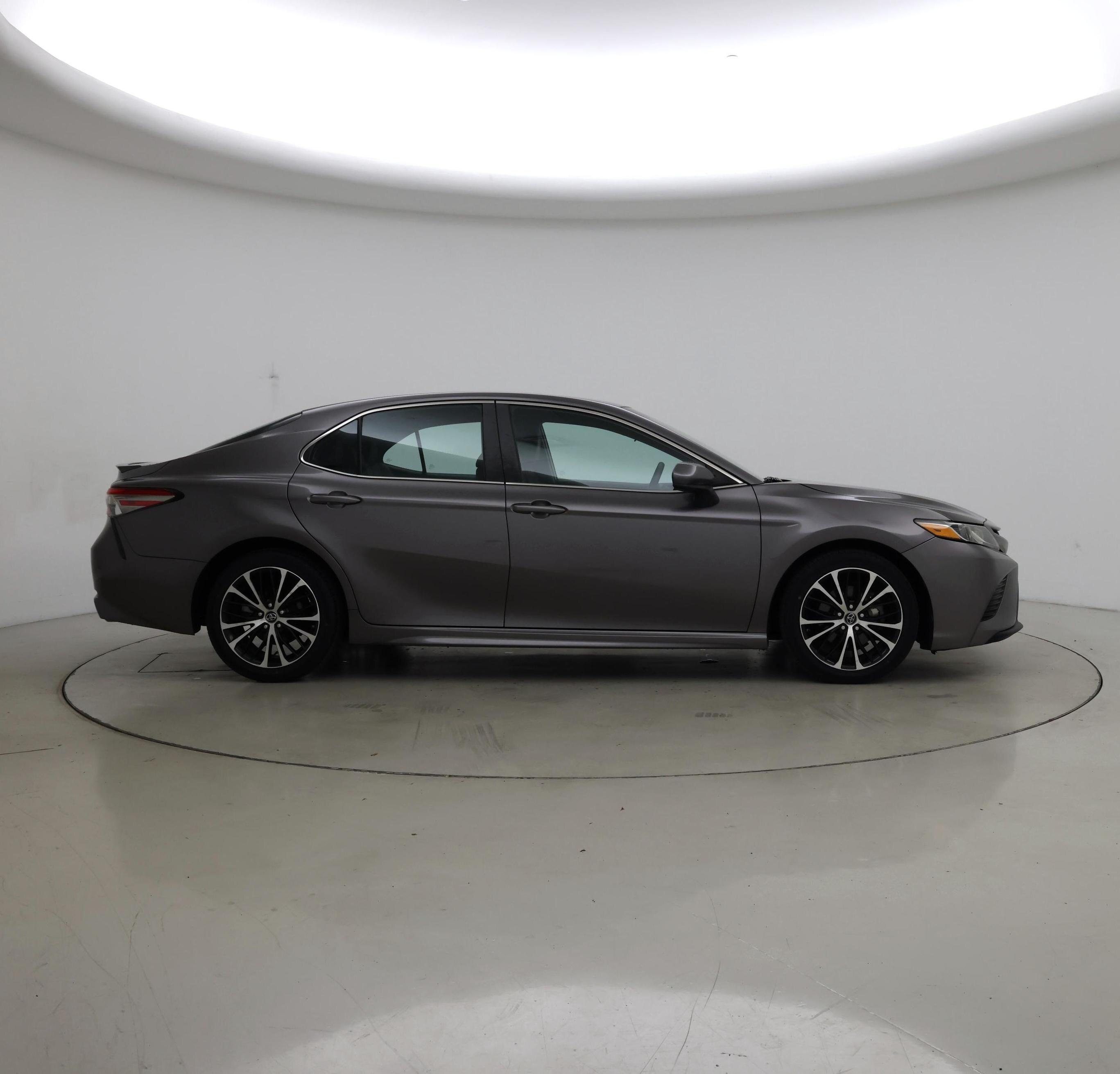 Thumbnail: 2018 Toyota Camry - 7