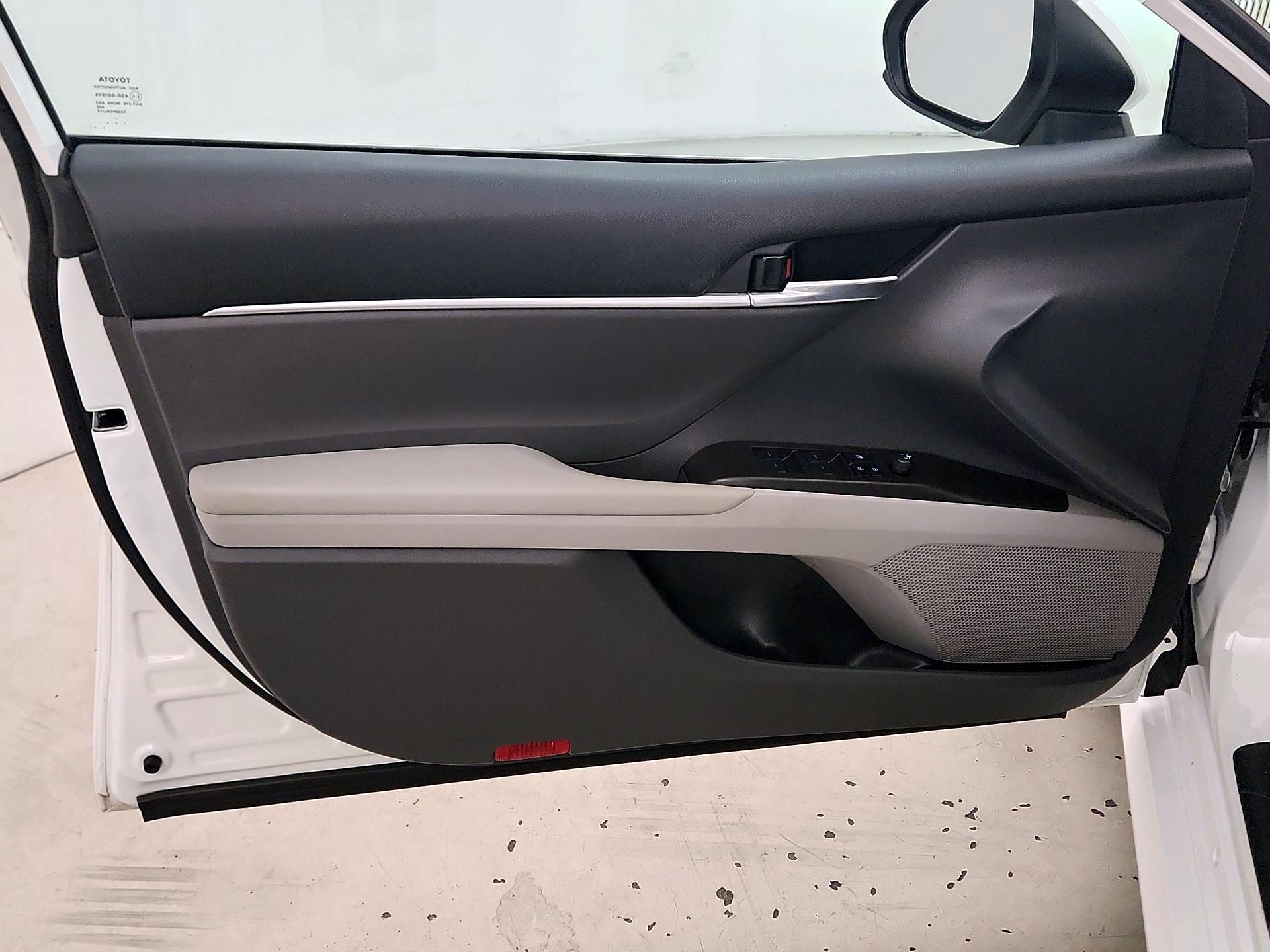 Thumbnail: 2022 Toyota Camry - 12