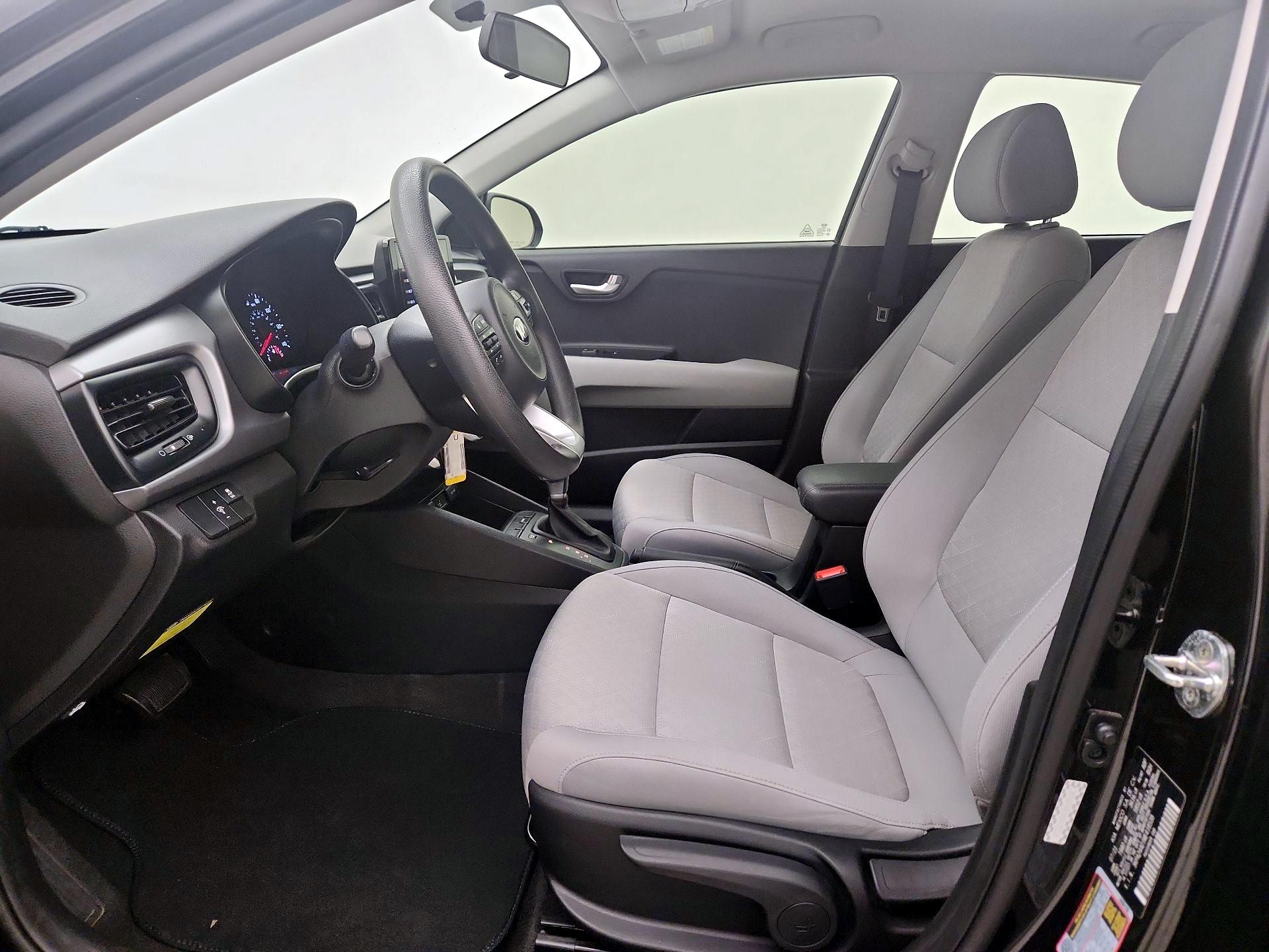 Thumbnail: 2021 Kia Rio - 11