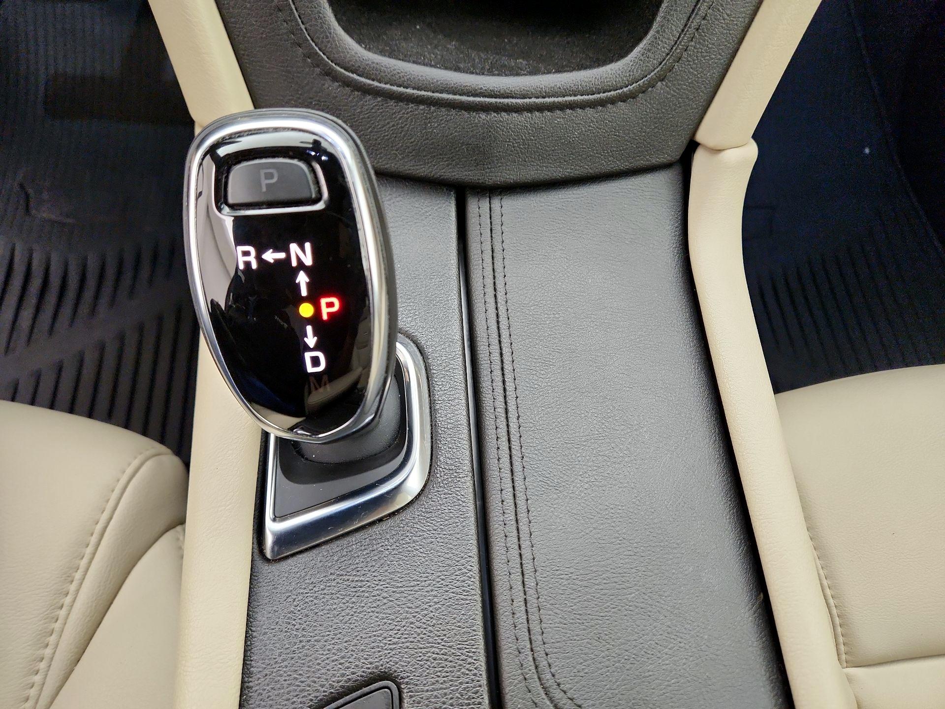 Thumbnail: 2019 Cadillac XT5 - 17