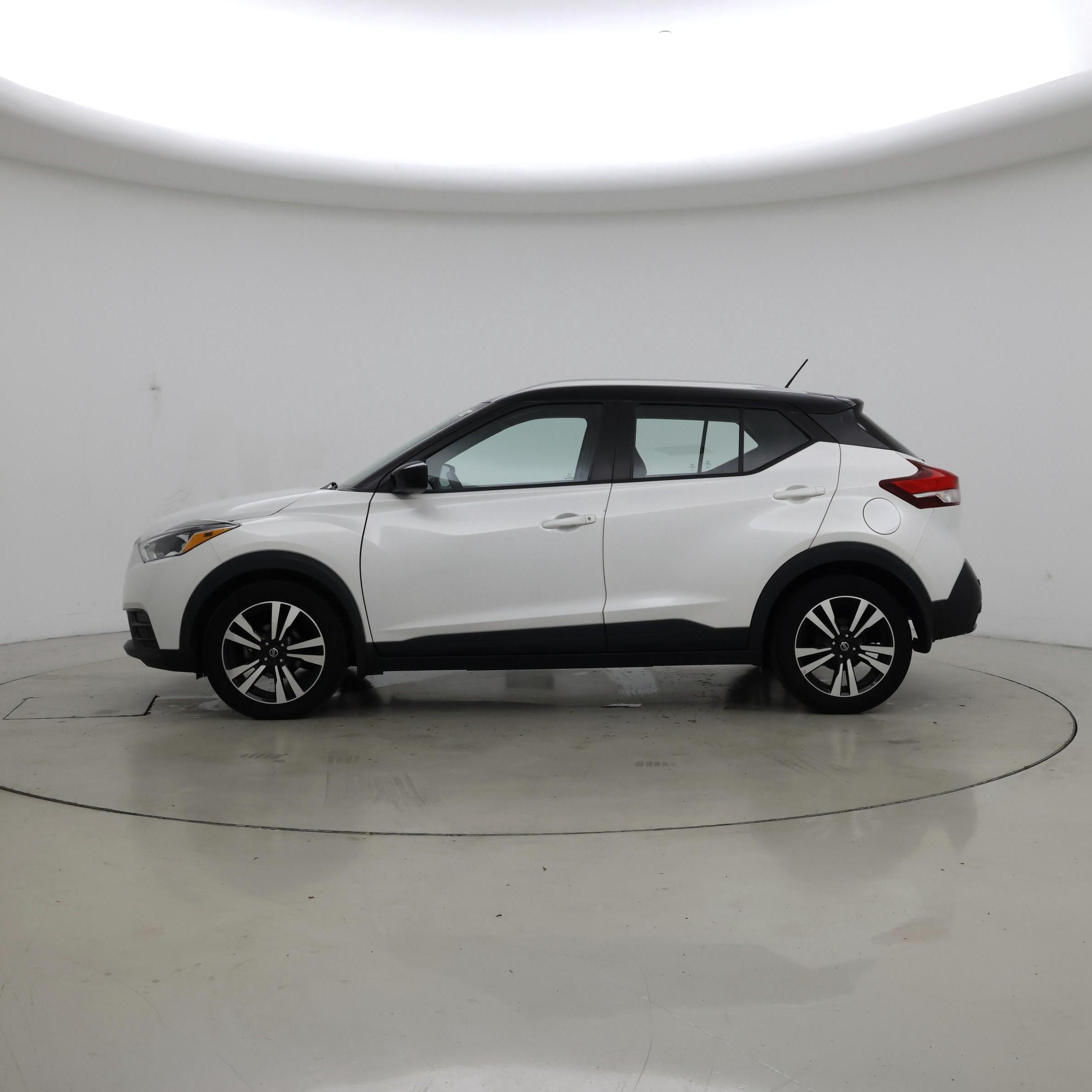 Thumbnail: 2020 Nissan Kicks - 3