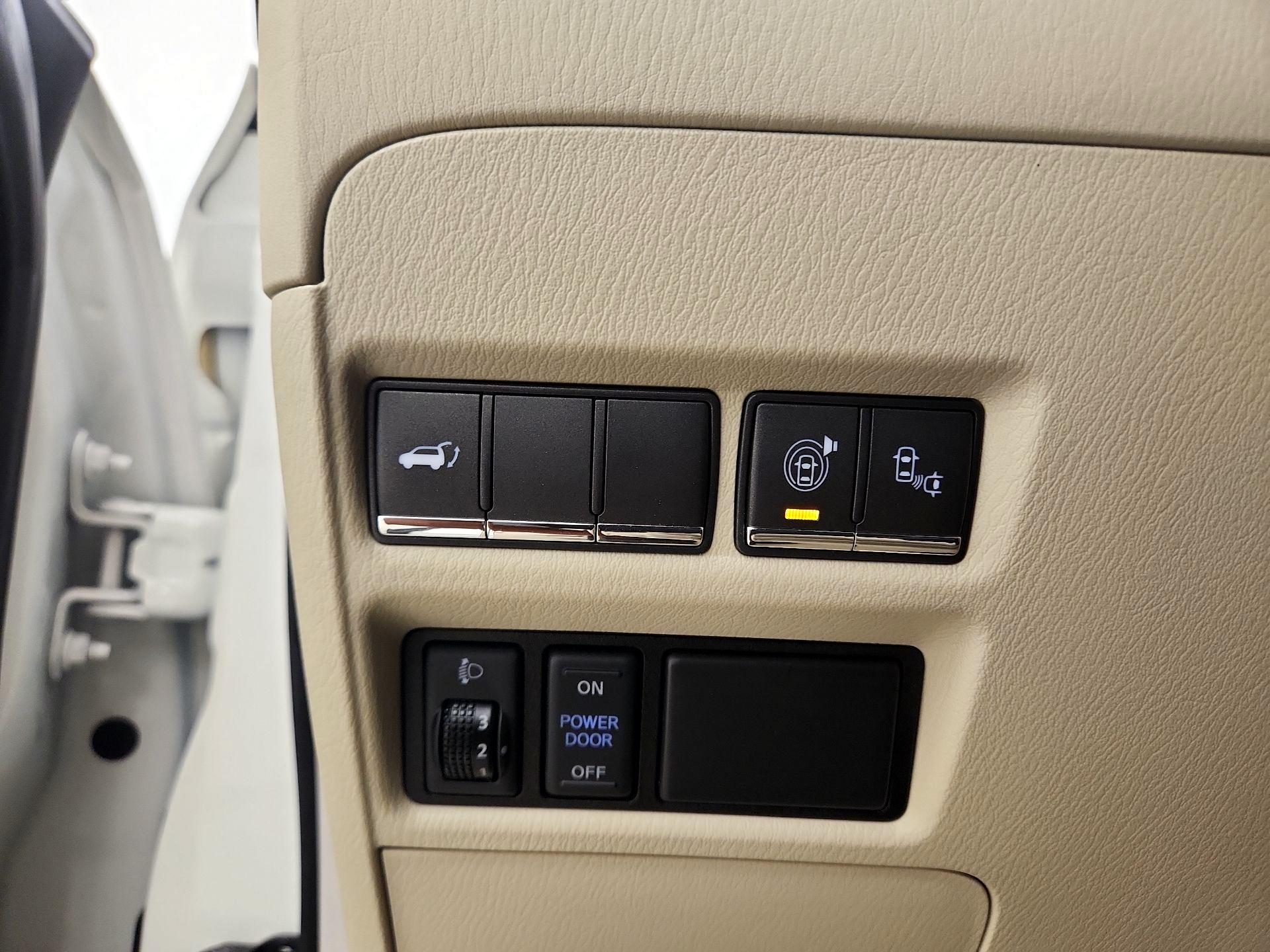Thumbnail: 2016 INFINITI QX80 - 13