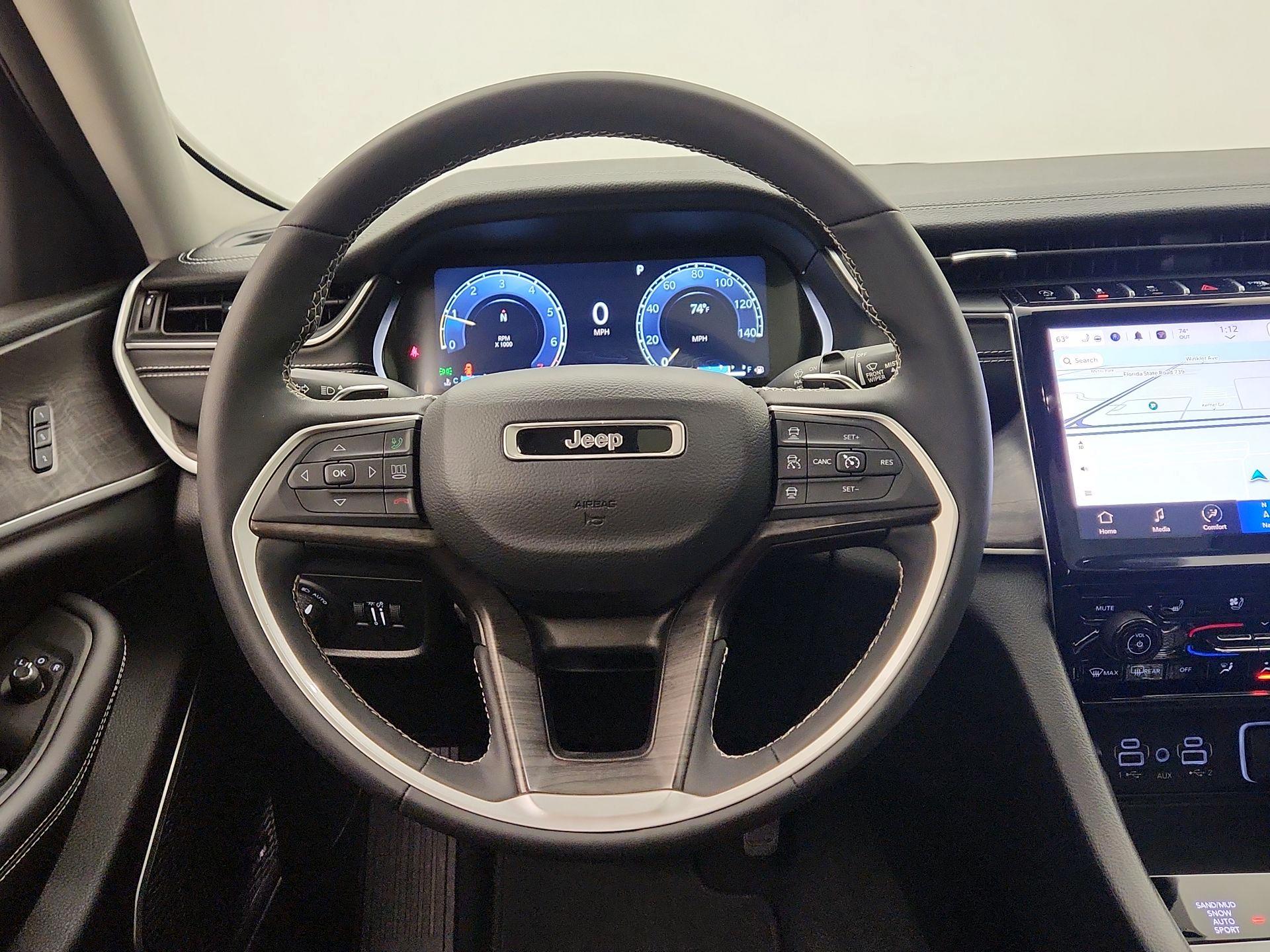 Thumbnail: 2023 Jeep Grand Cherokee - 10