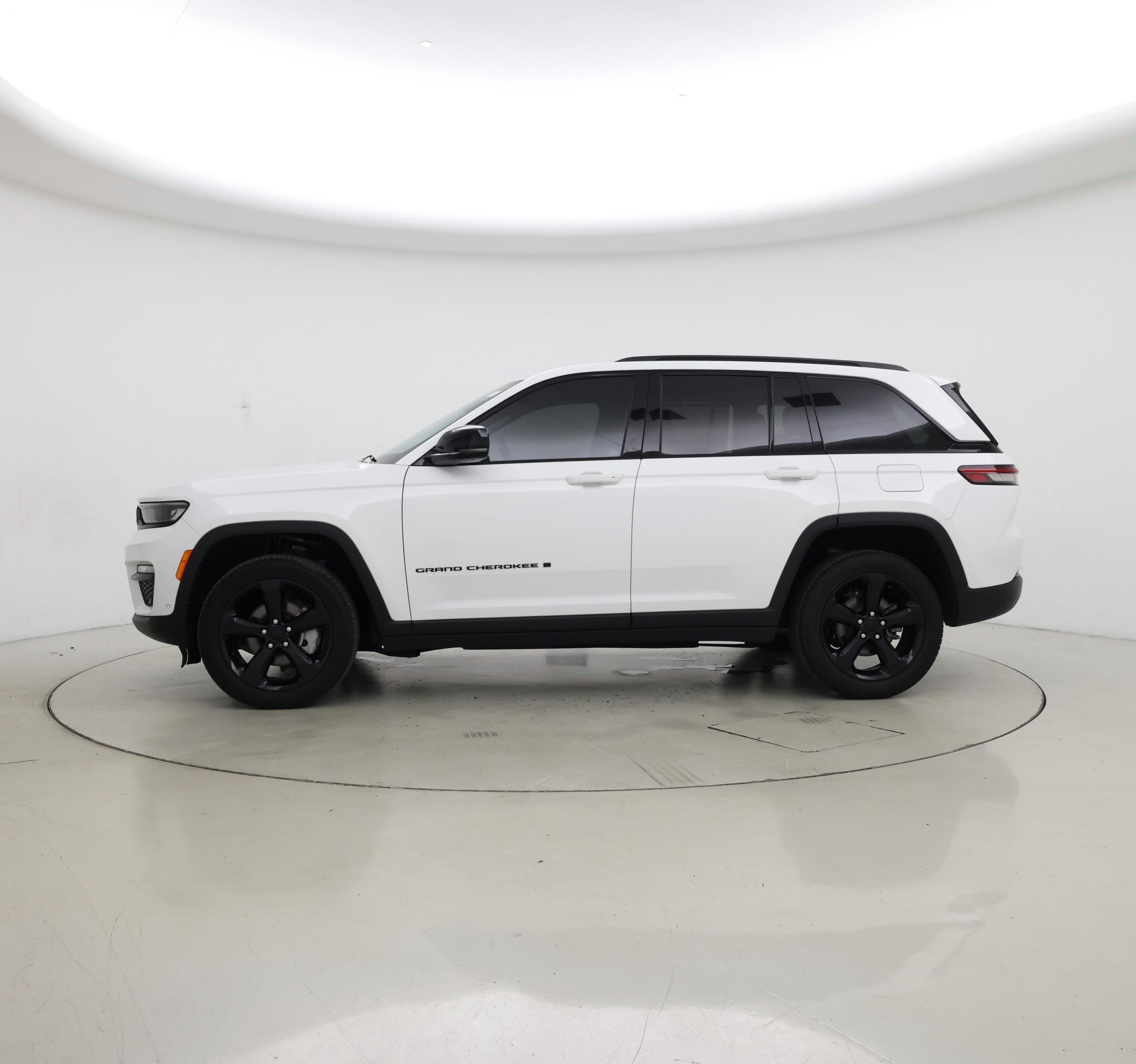 Thumbnail: 2023 Jeep Grand Cherokee - 3