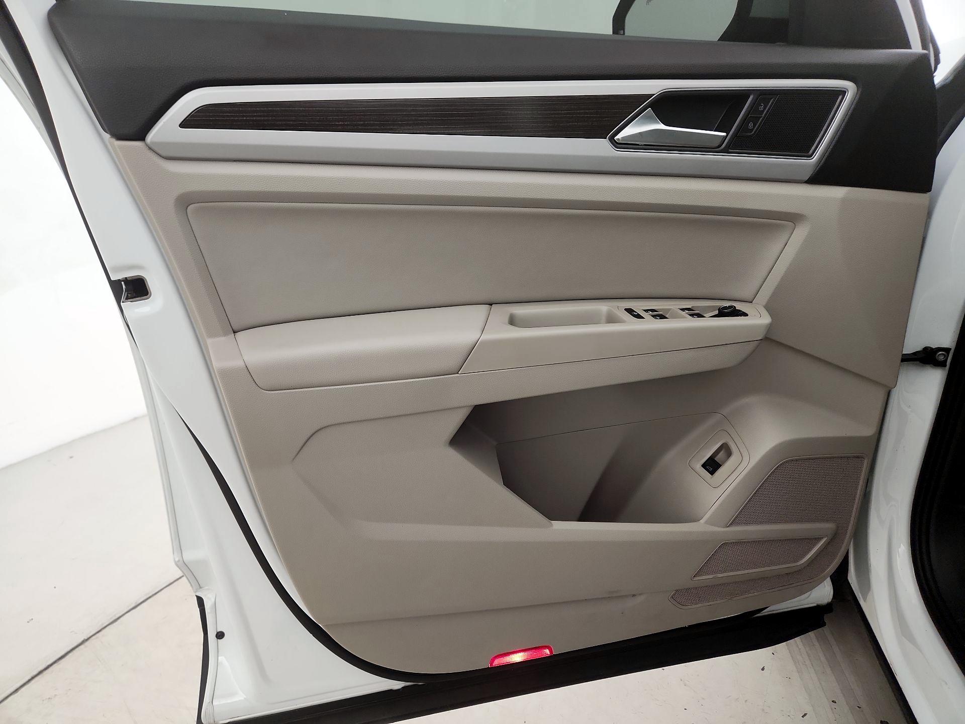 Thumbnail: 2019 Volkswagen Atlas - 12