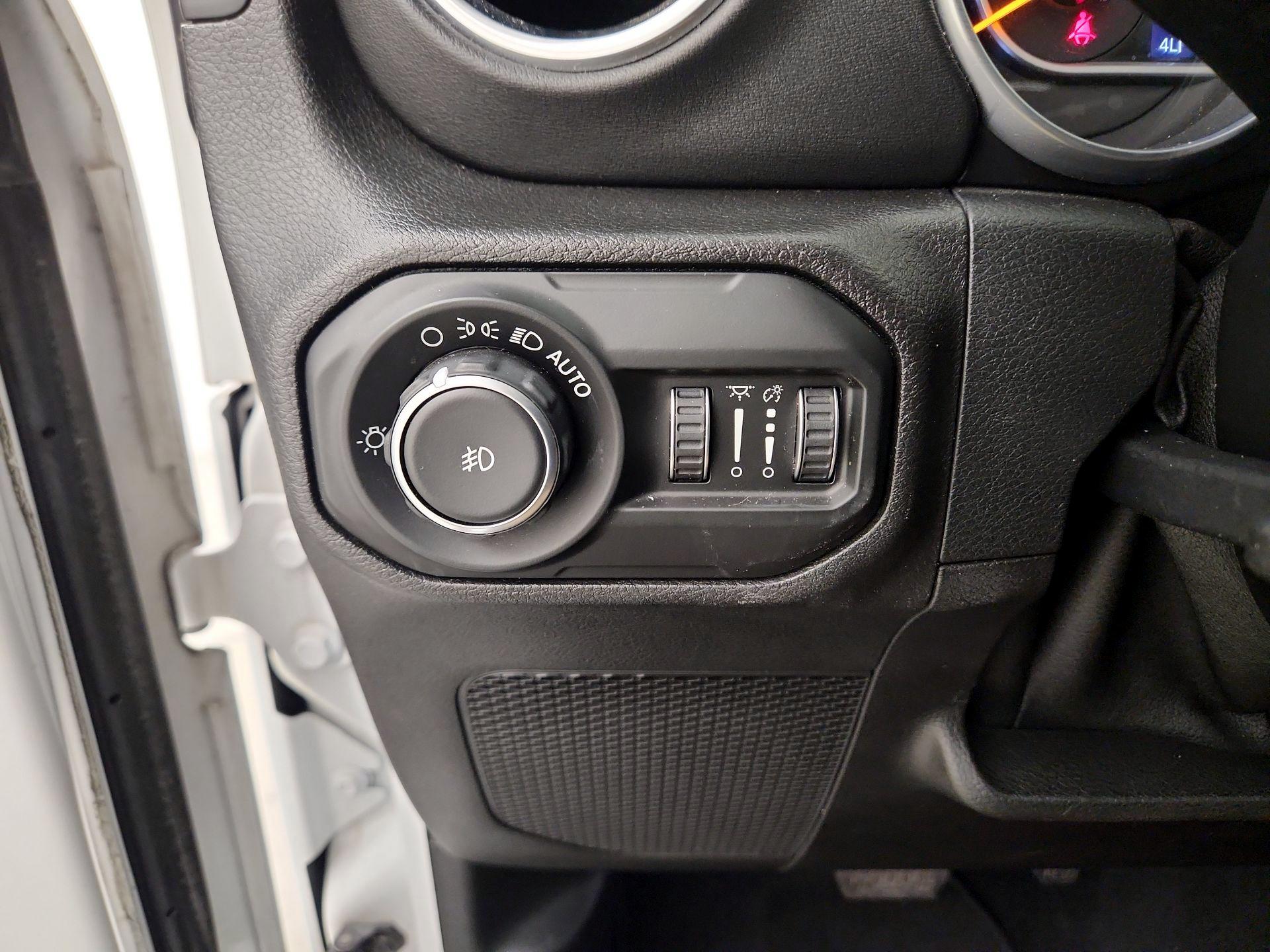Thumbnail: 2018 Jeep Wrangler - 13