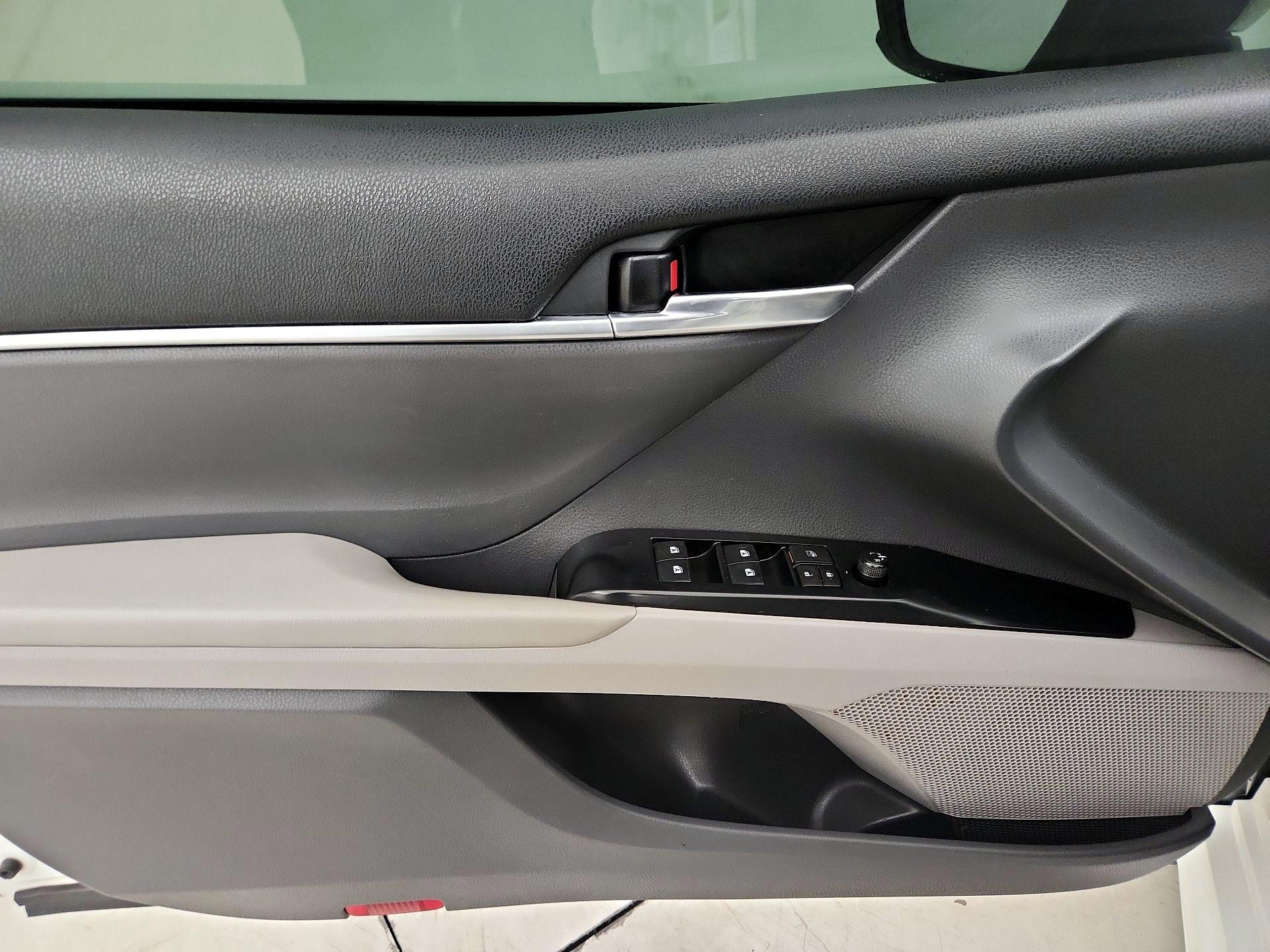Thumbnail: 2020 Toyota Camry - 12