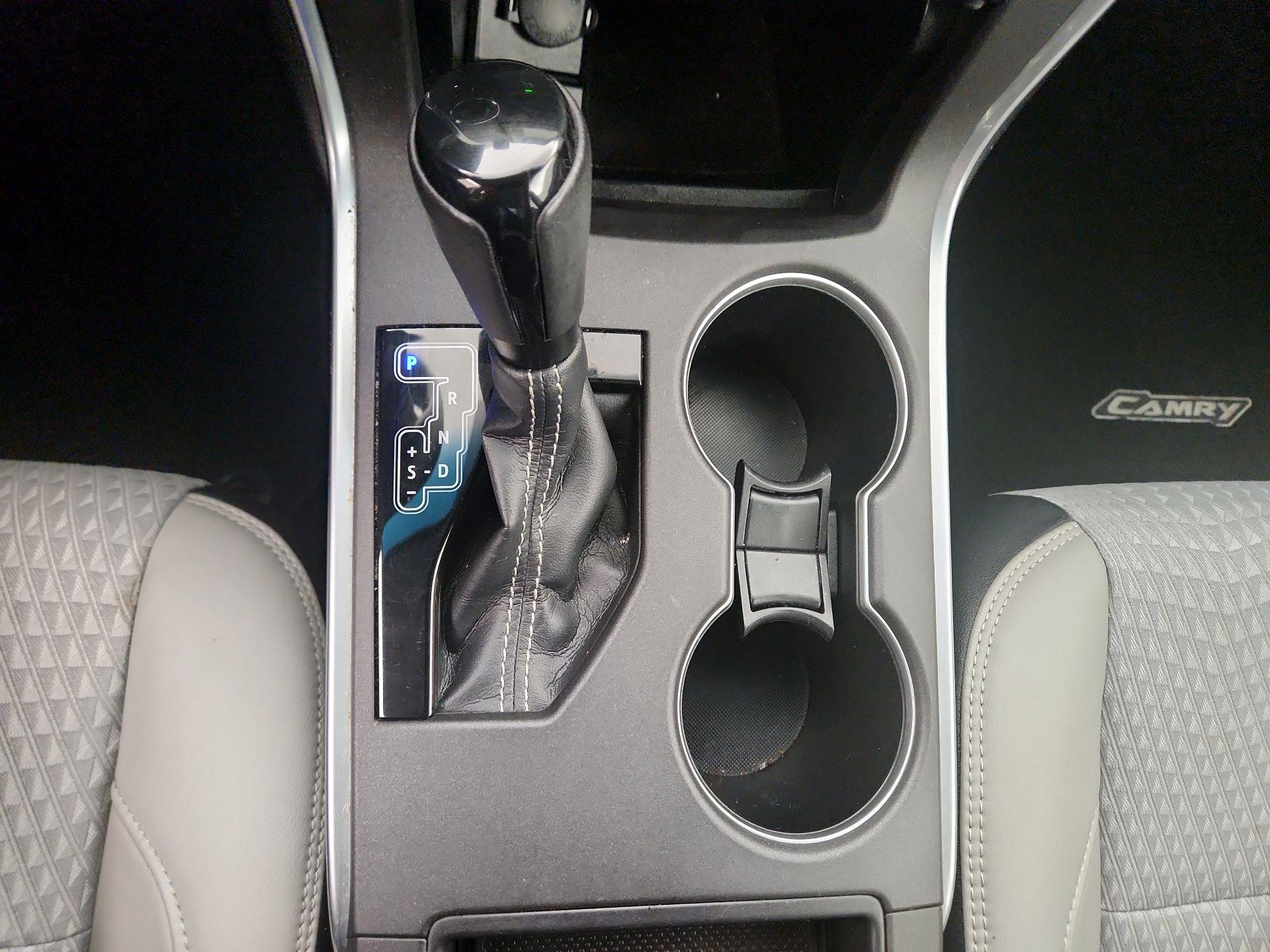 Thumbnail: 2015 Toyota Camry - 17