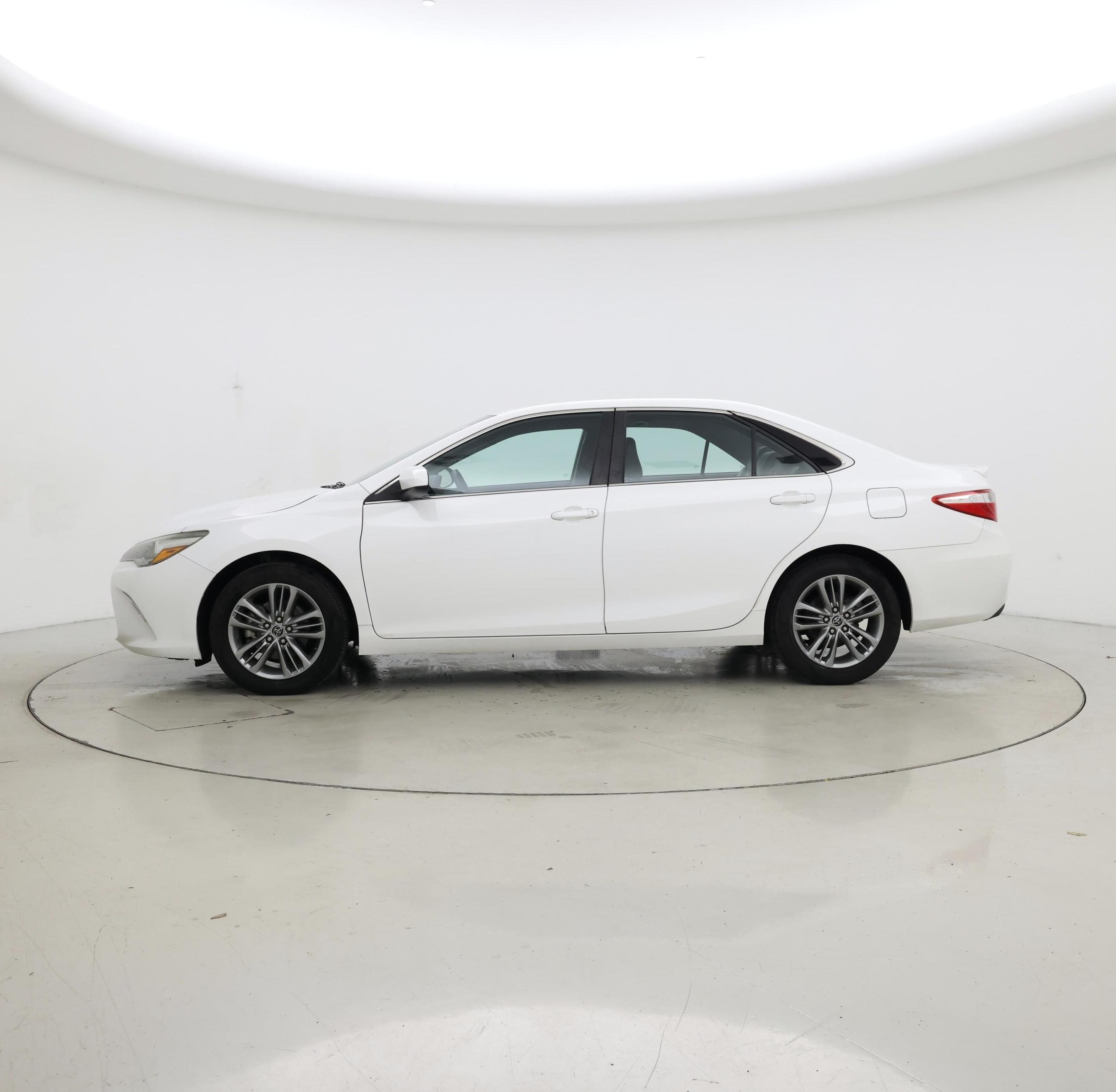 Thumbnail: 2015 Toyota Camry - 3