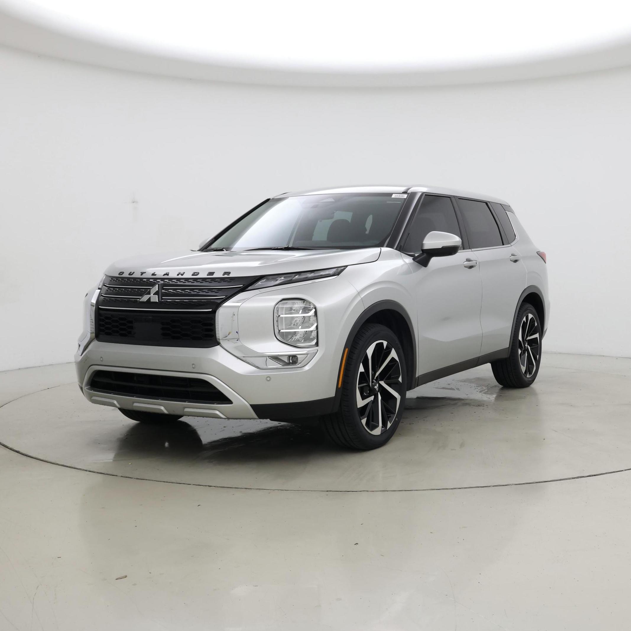 Thumbnail: 2023 Mitsubishi Outlander - 4