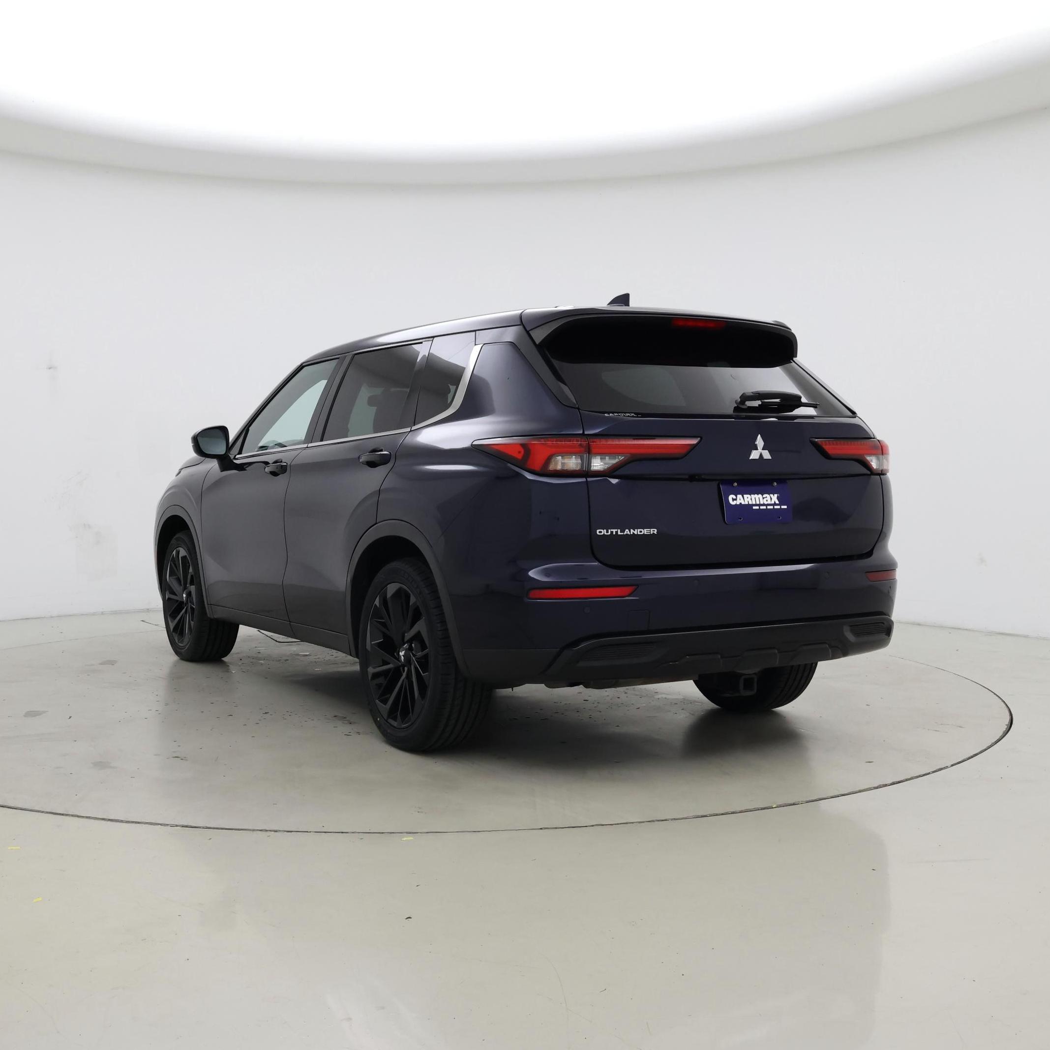 Thumbnail: 2022 Mitsubishi Outlander - 2