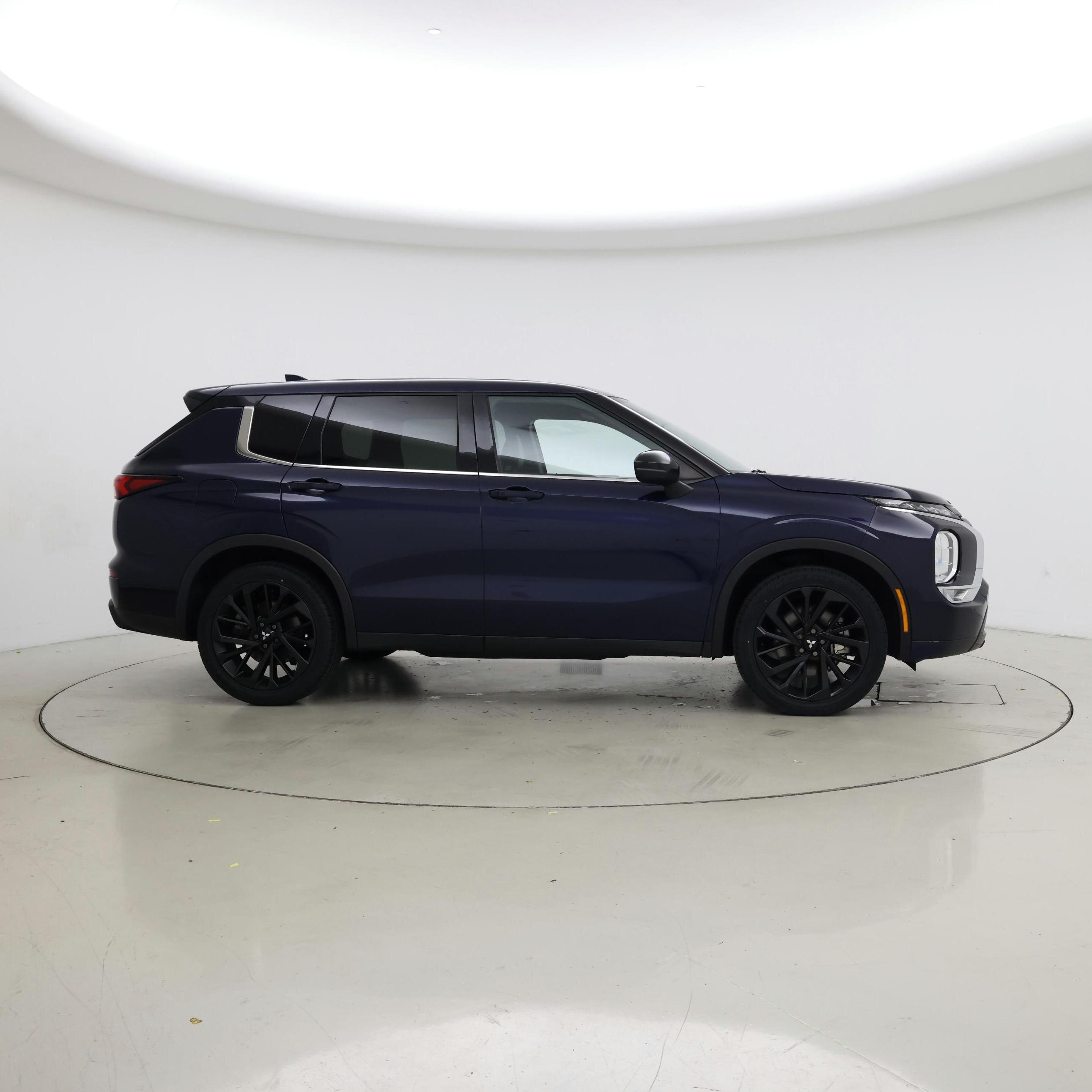 Thumbnail: 2022 Mitsubishi Outlander - 7