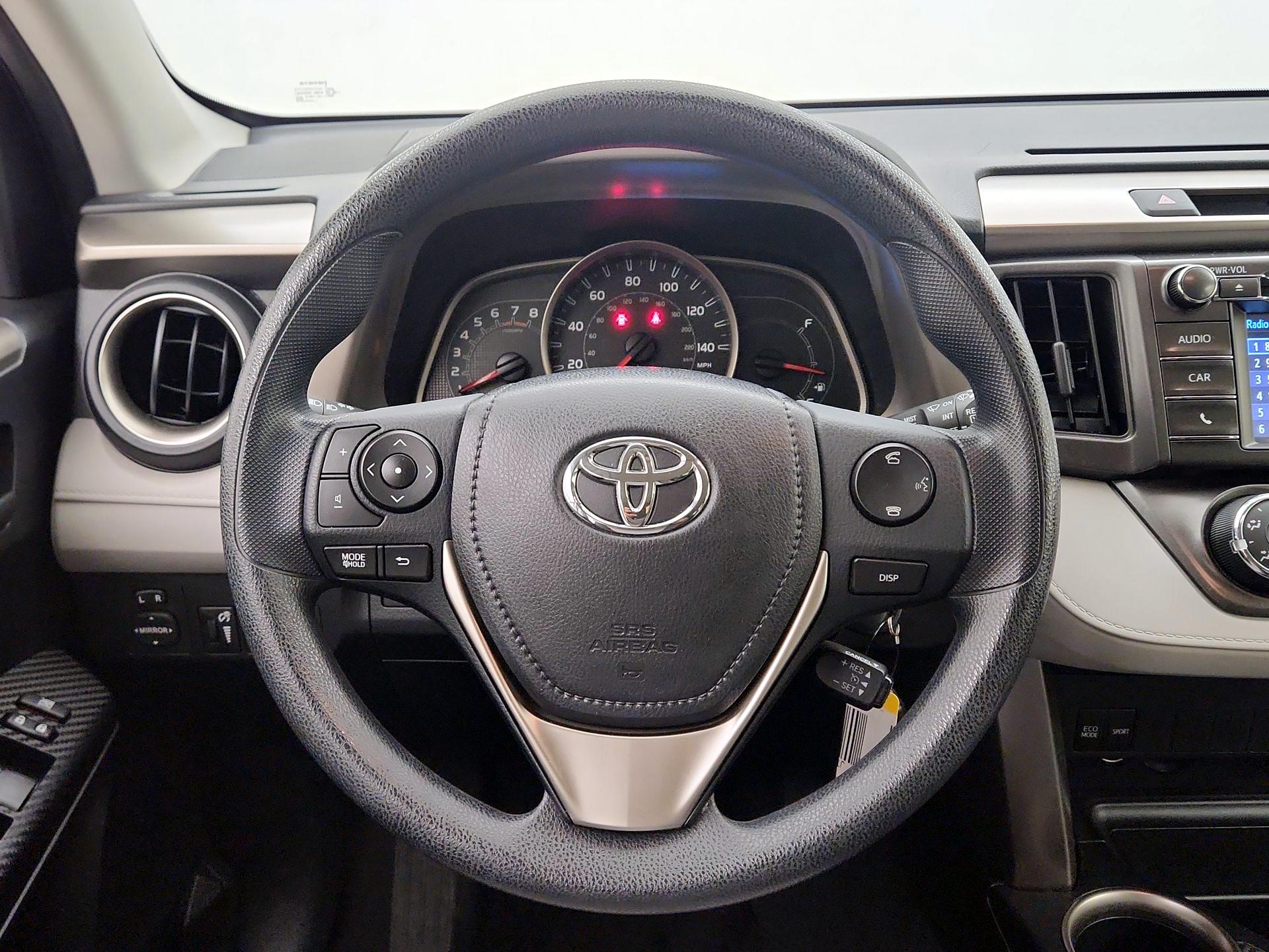 Thumbnail: 2015 Toyota RAV4 - 10