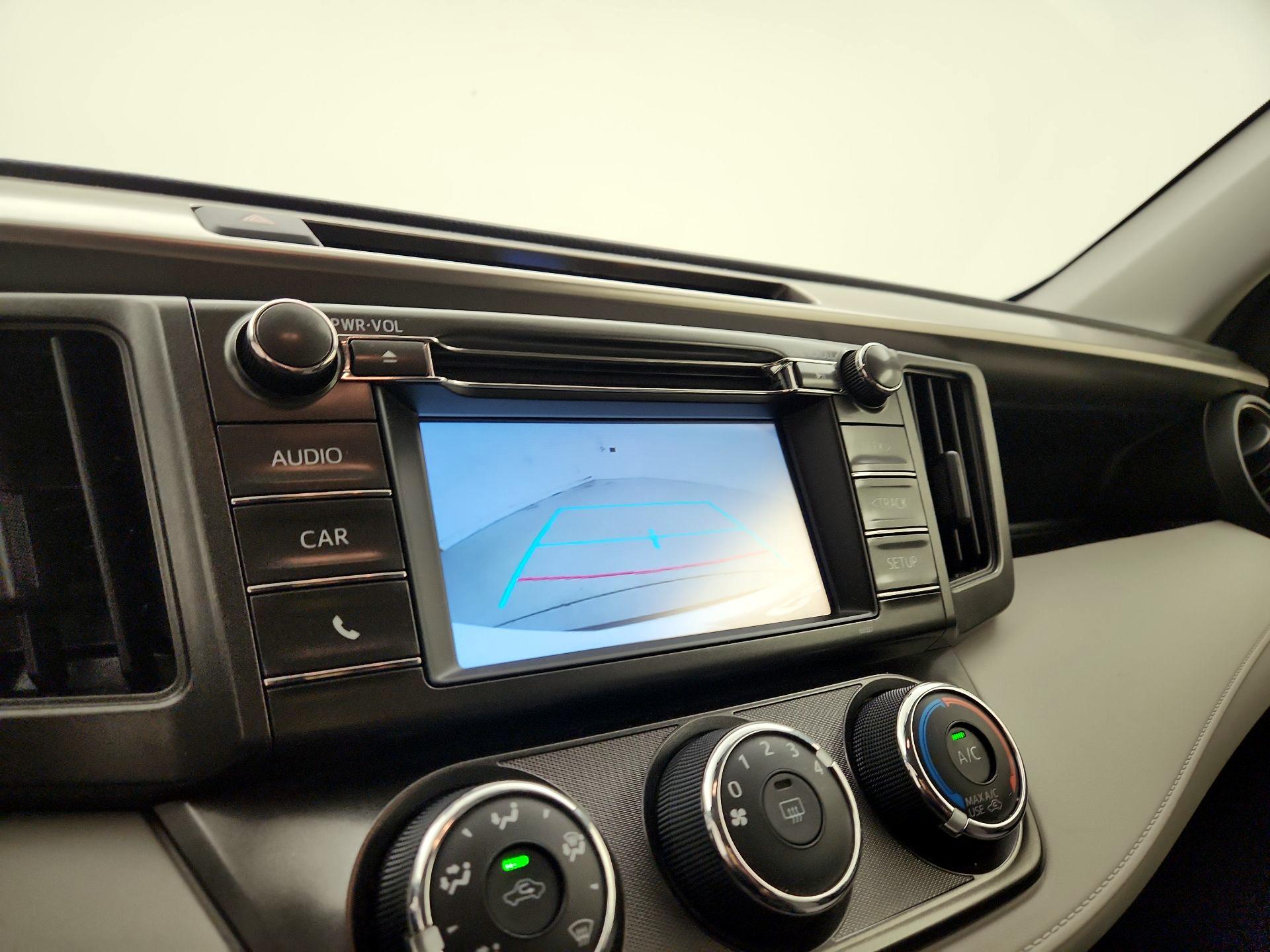 Thumbnail: 2015 Toyota RAV4 - 14
