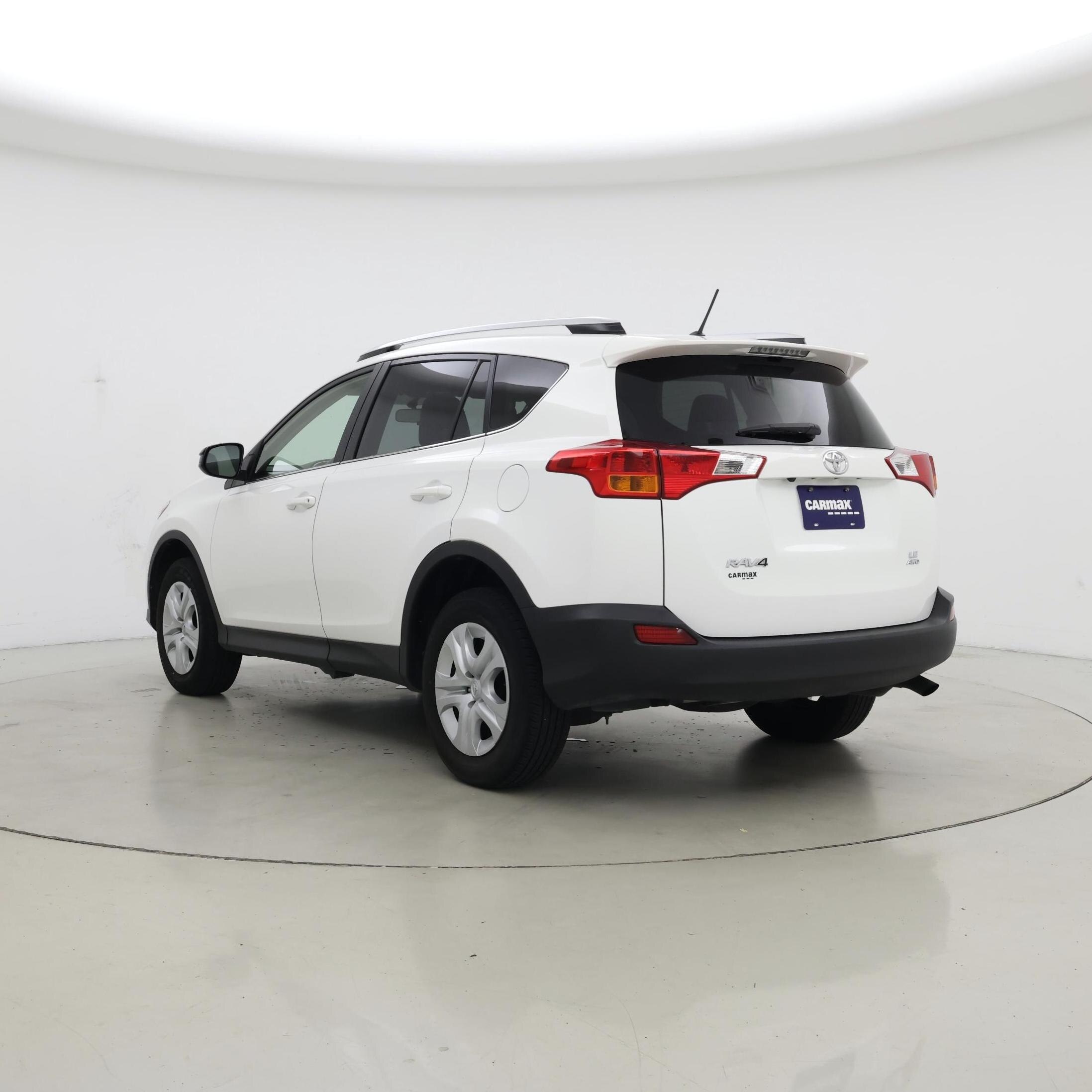Thumbnail: 2015 Toyota RAV4 - 2