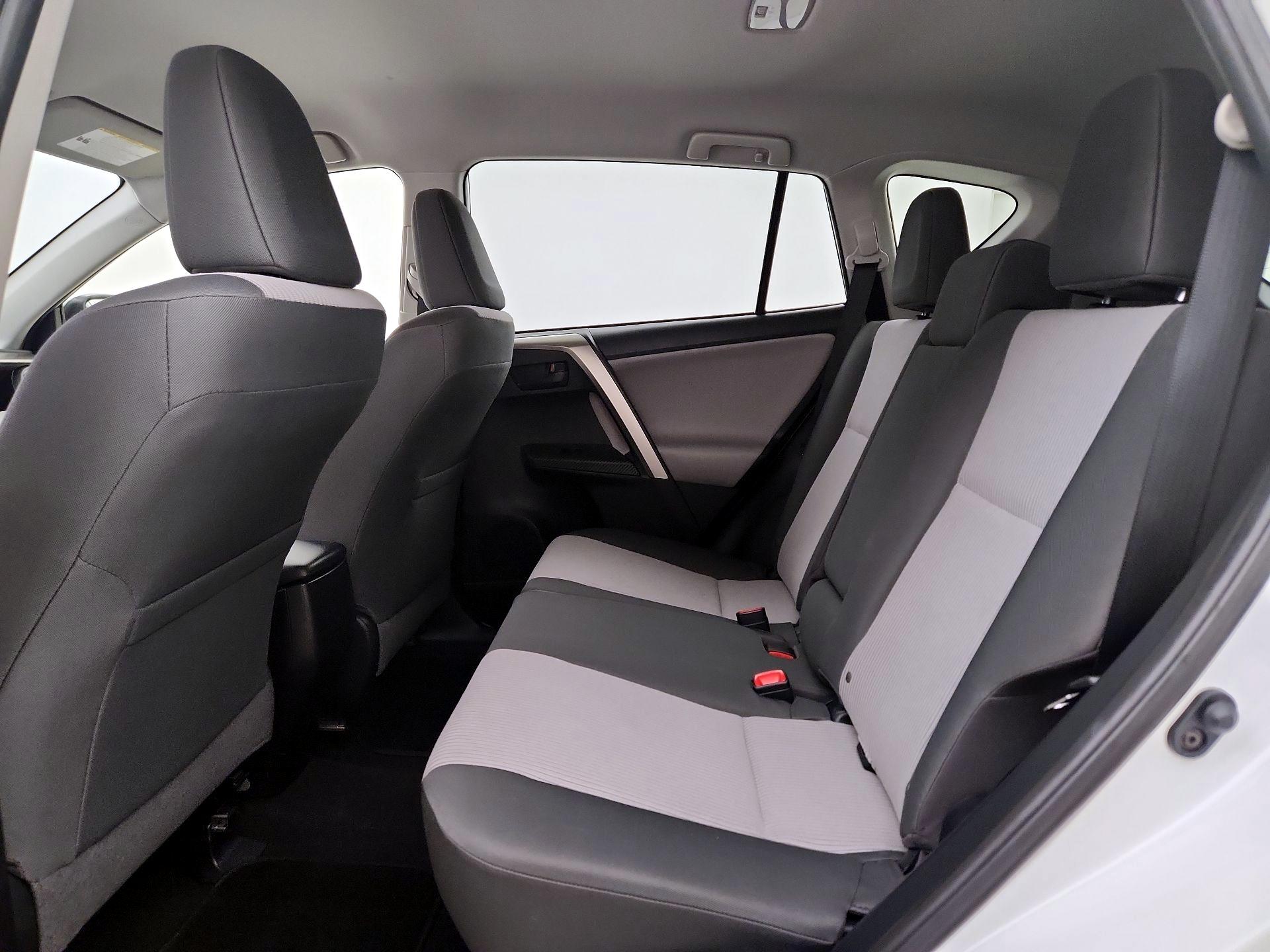 Thumbnail: 2015 Toyota RAV4 - 19