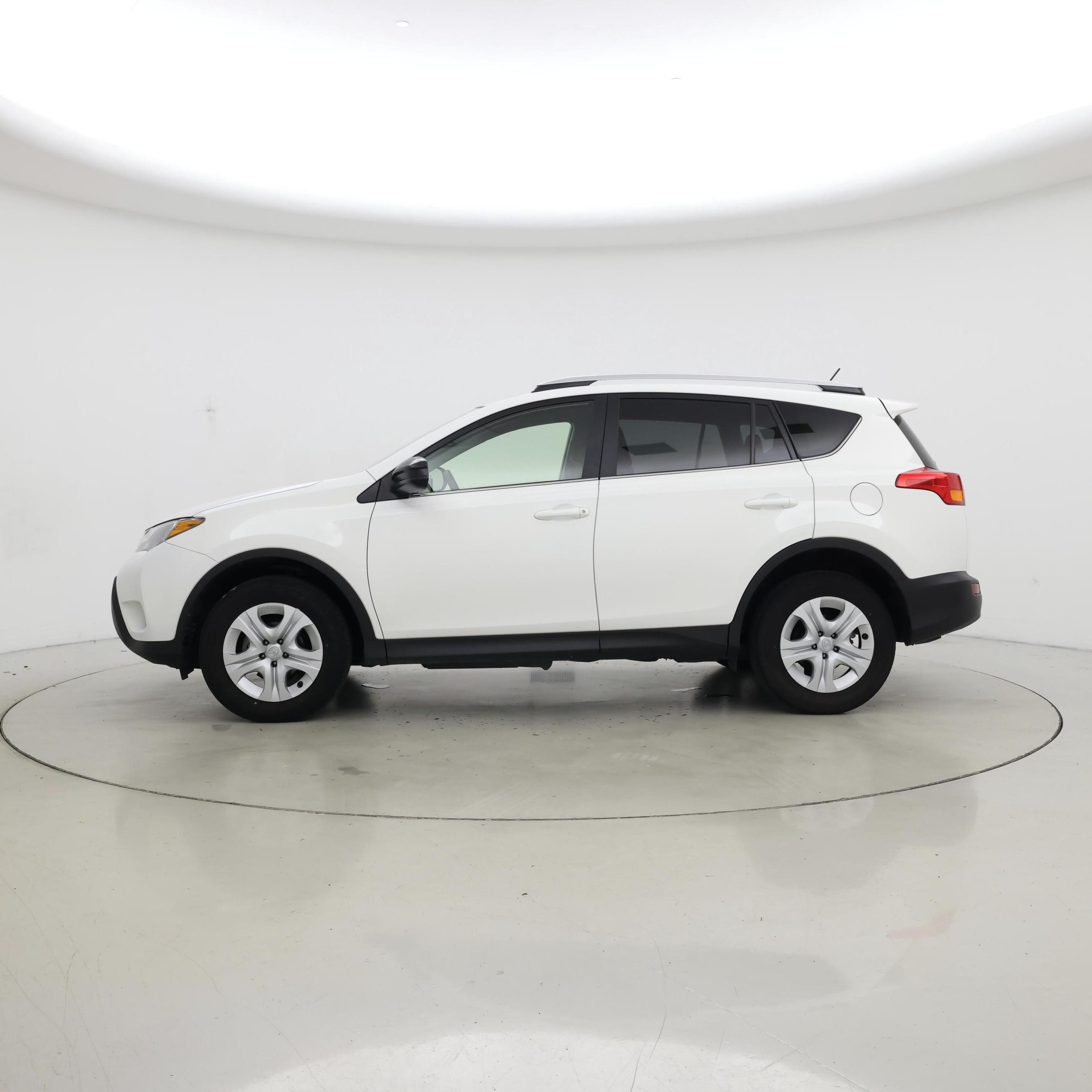 Thumbnail: 2015 Toyota RAV4 - 3
