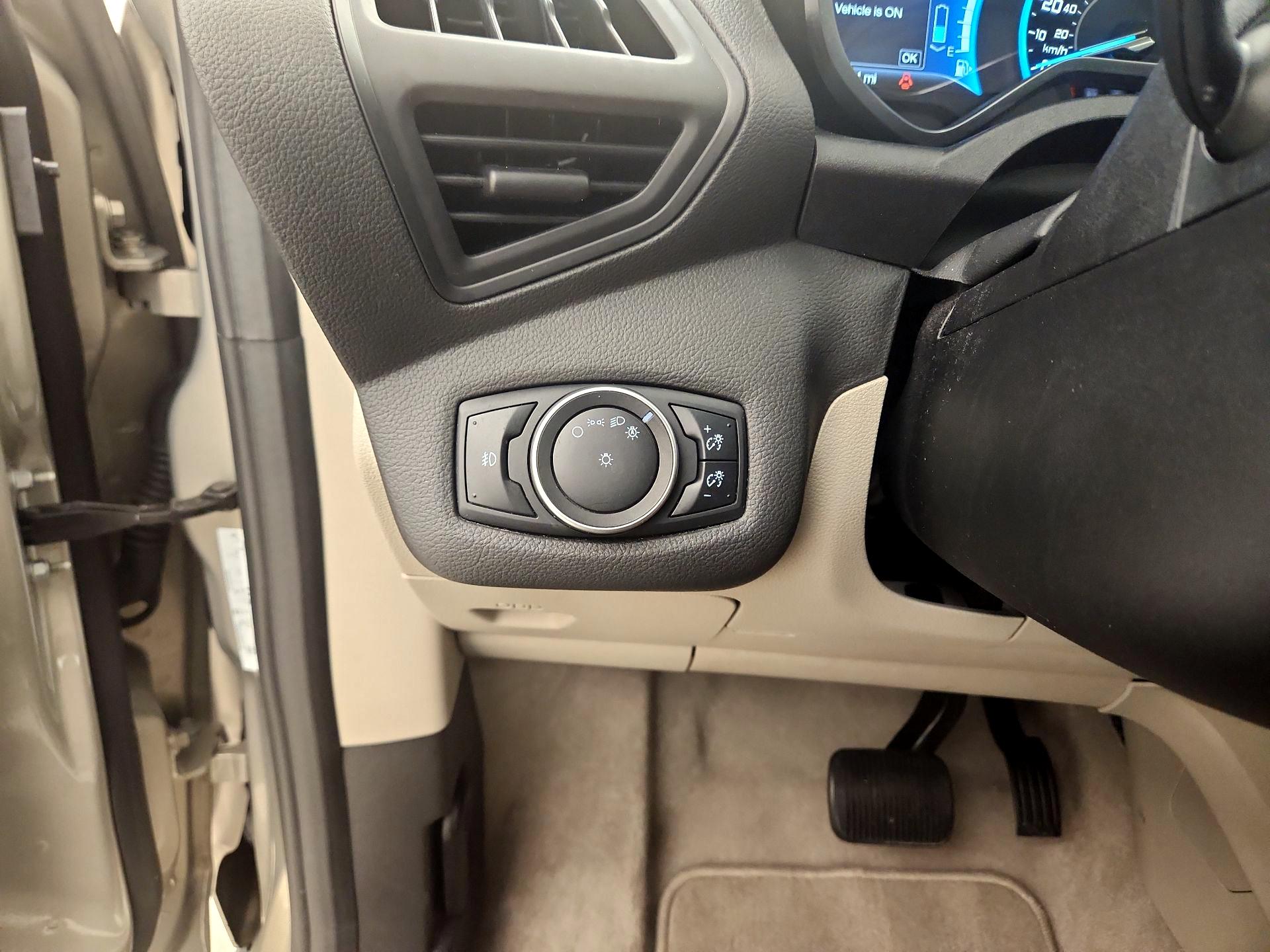 Thumbnail: 2015 Ford C-Max - 13