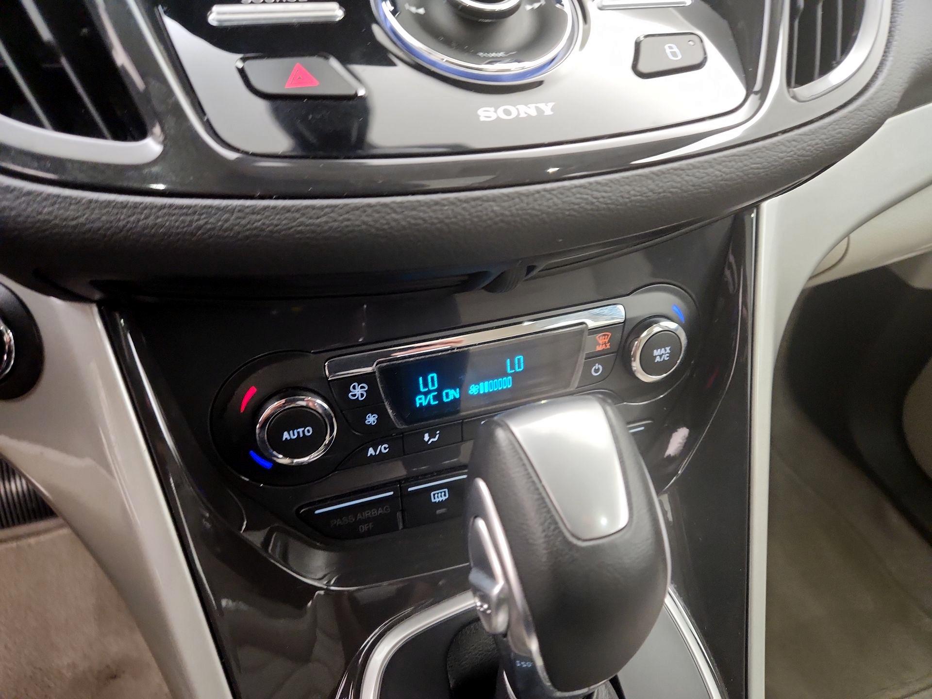 Thumbnail: 2015 Ford C-Max - 16