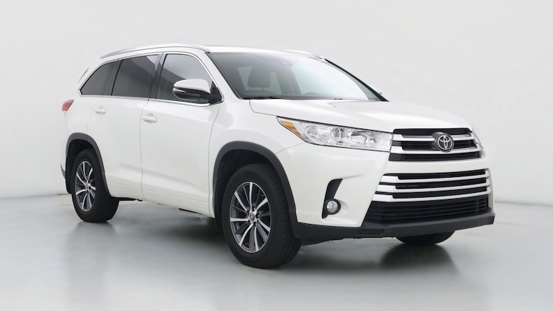 2017 Toyota Highlander XLE Hero Image