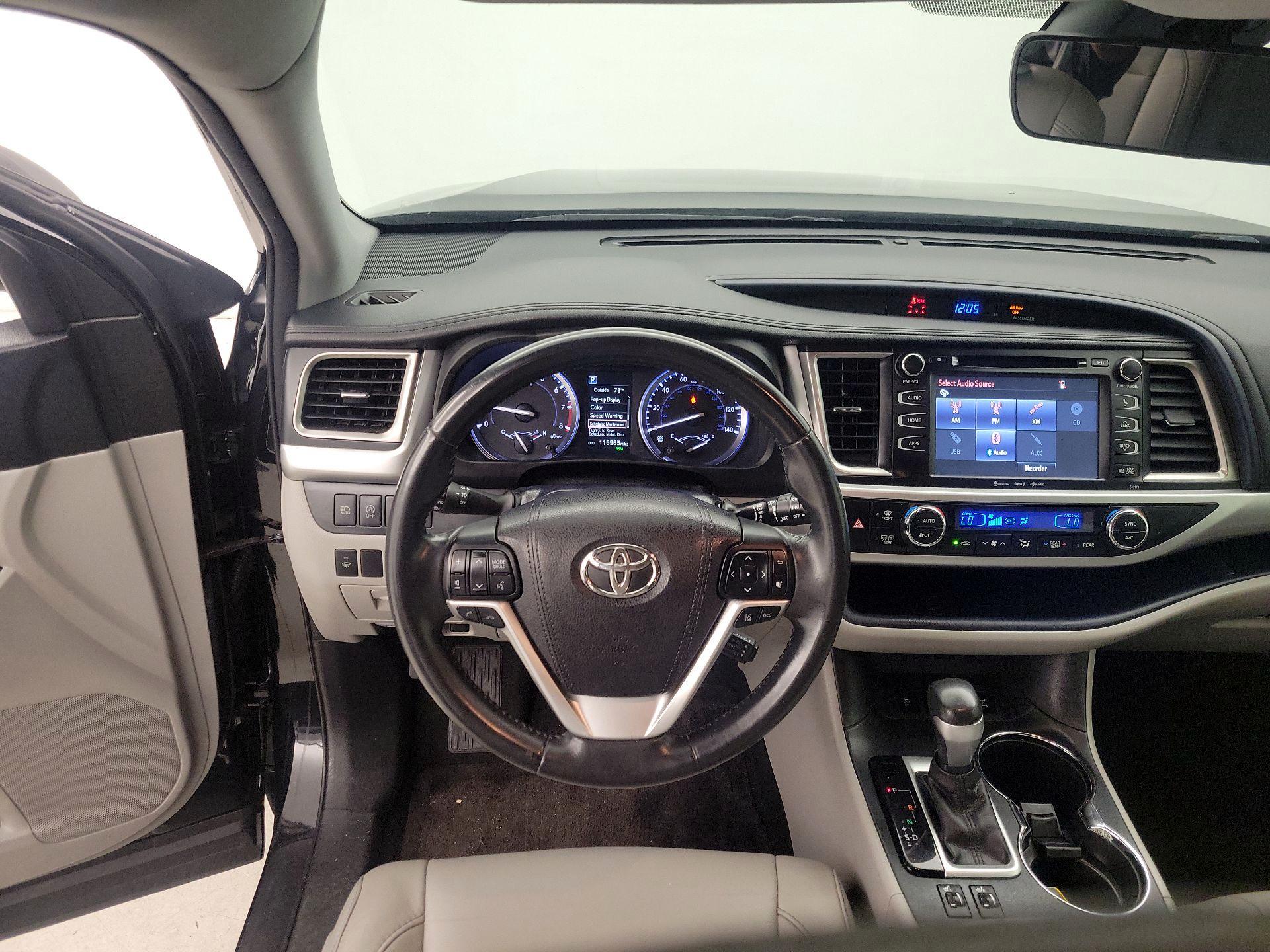 Thumbnail: 2017 Toyota Highlander - 10