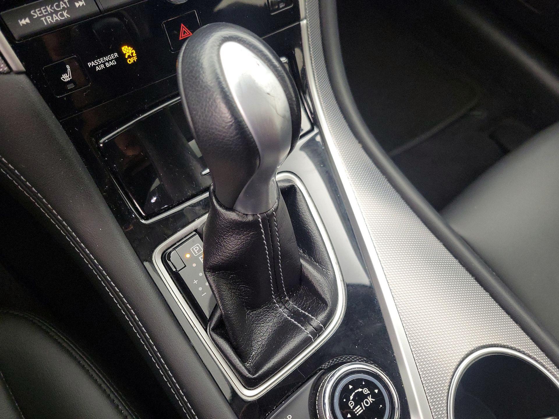 Thumbnail: 2015 INFINITI Q50 - 17