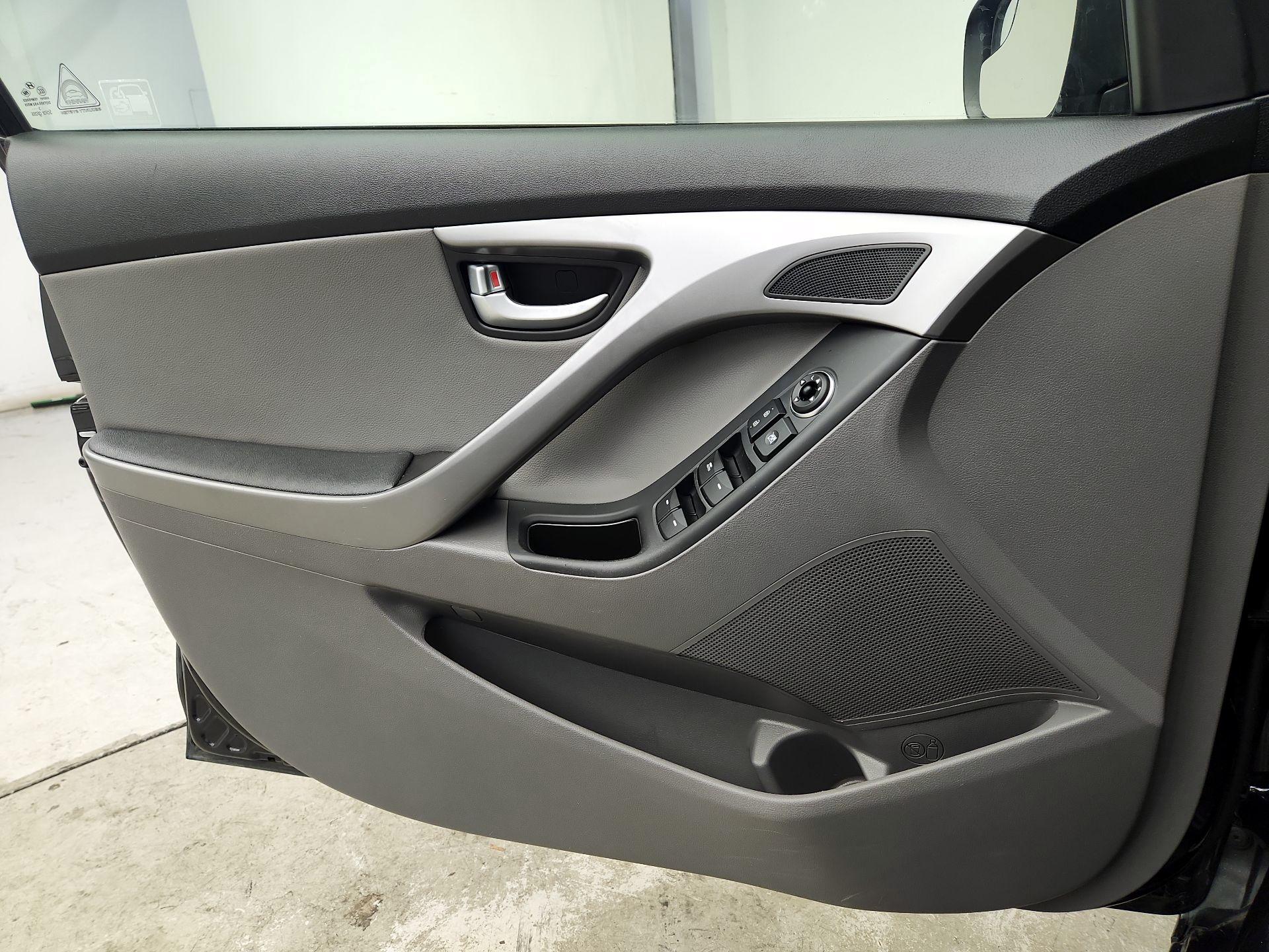 Thumbnail: 2014 Hyundai Elantra - 12