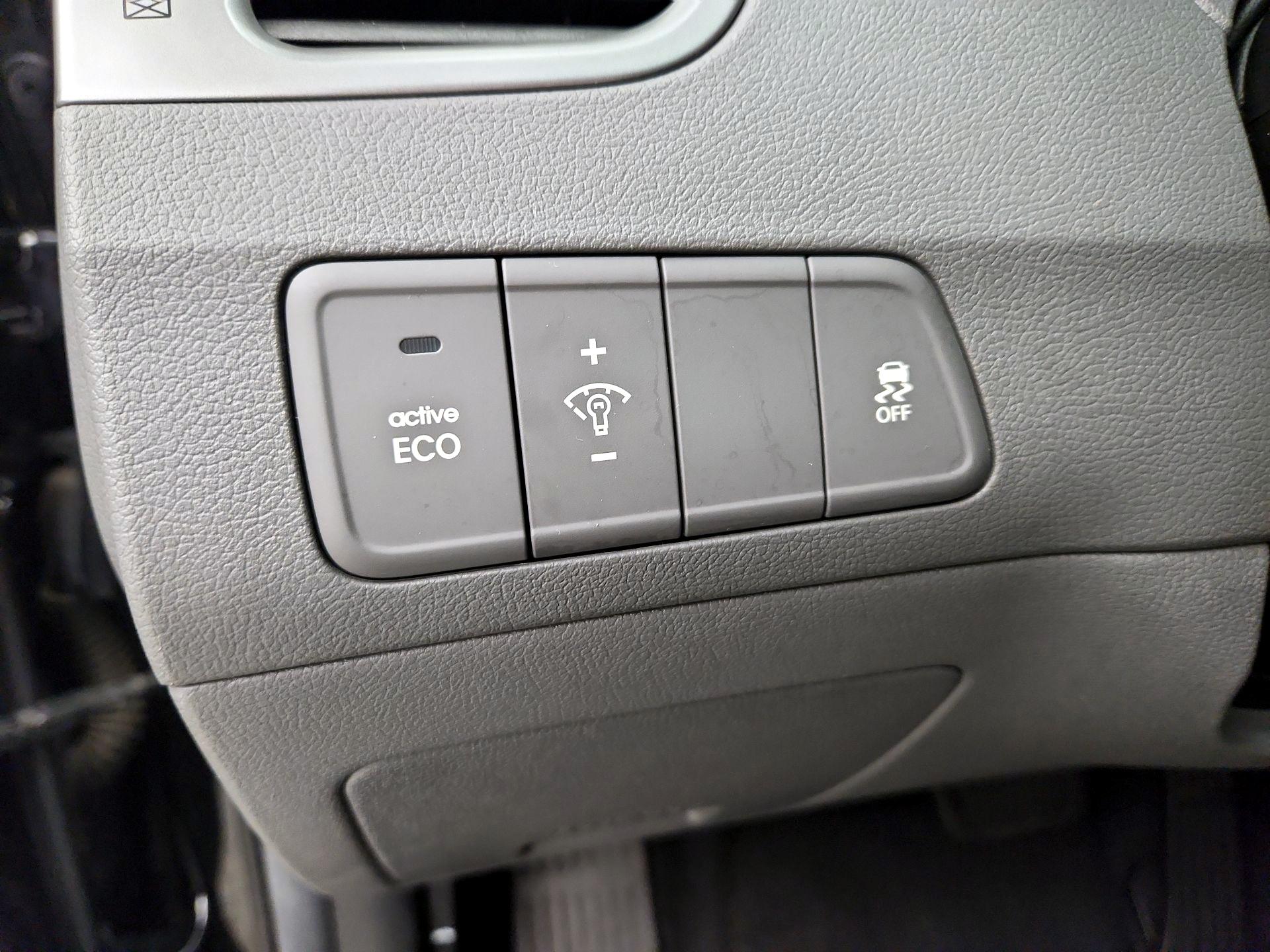 Thumbnail: 2014 Hyundai Elantra - 13