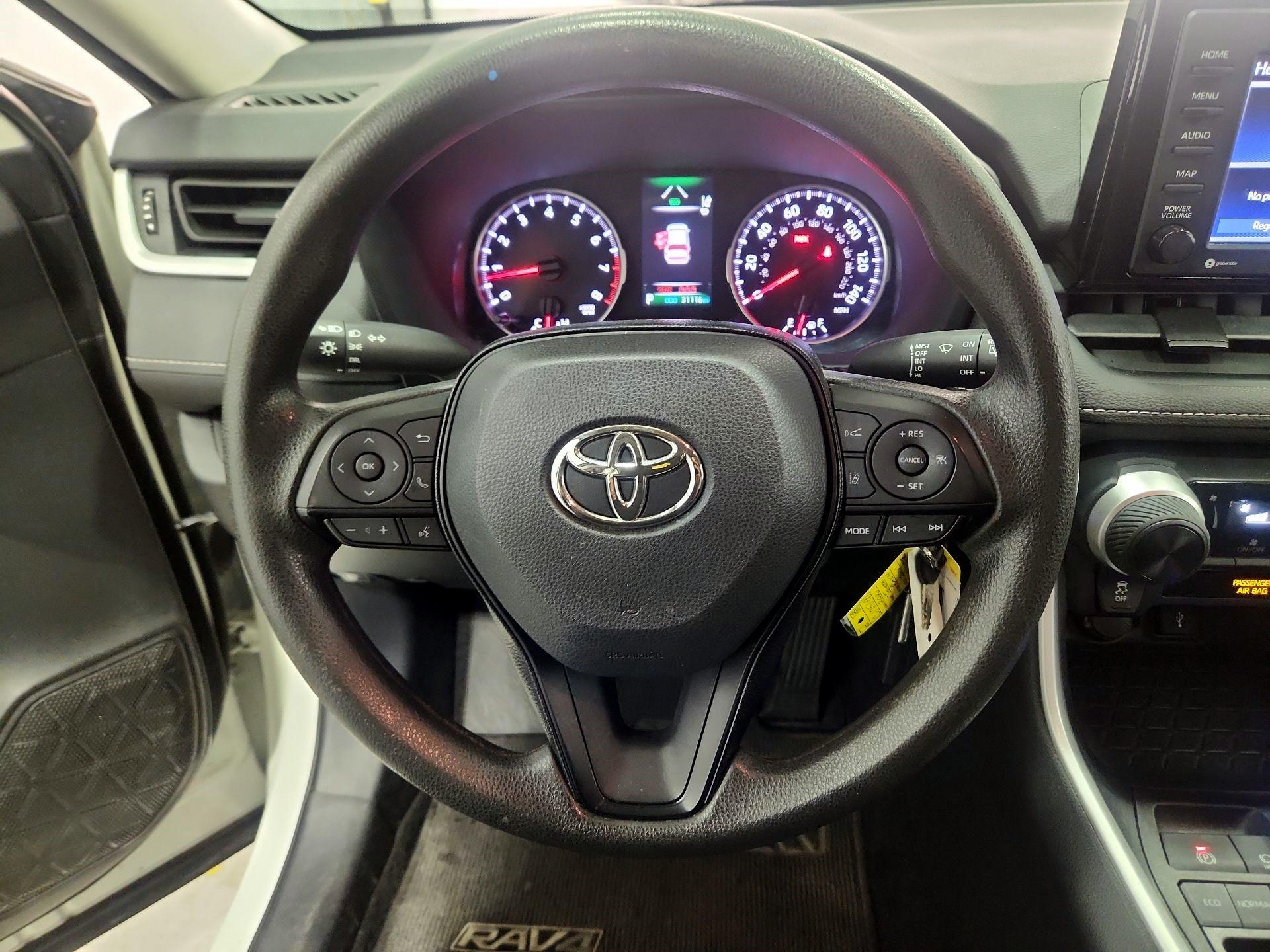 Thumbnail: 2021 Toyota RAV4 - 10