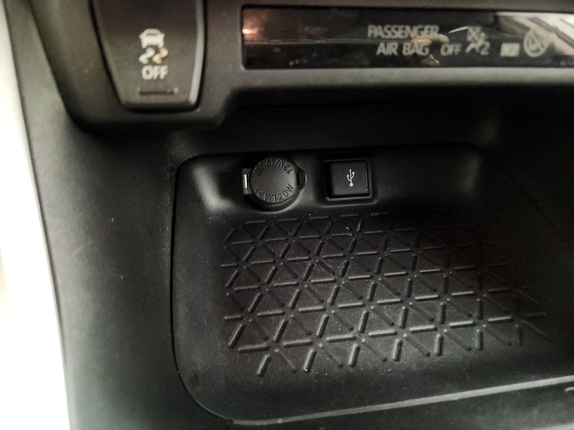 Thumbnail: 2021 Toyota RAV4 - 18