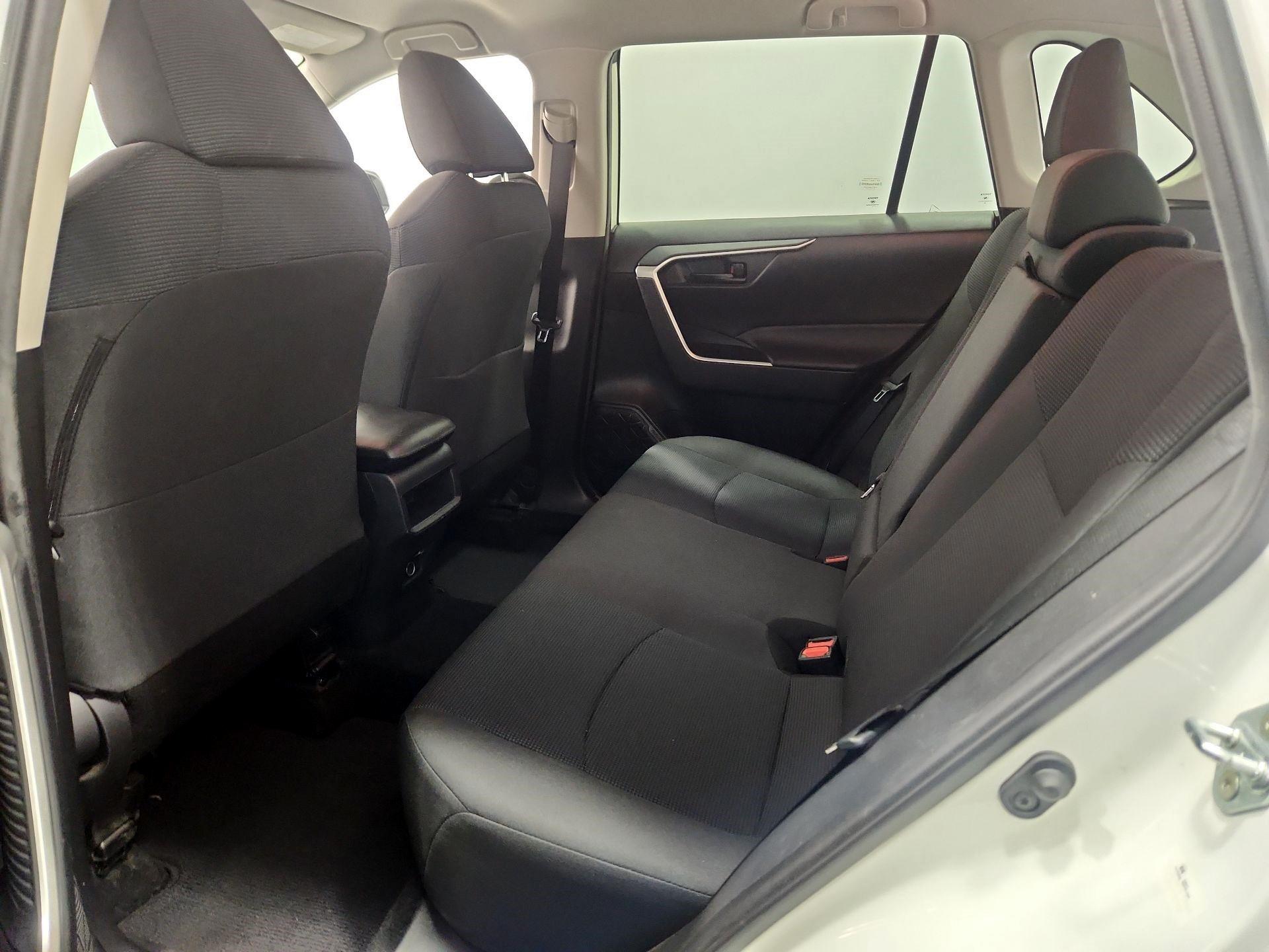 Thumbnail: 2021 Toyota RAV4 - 19