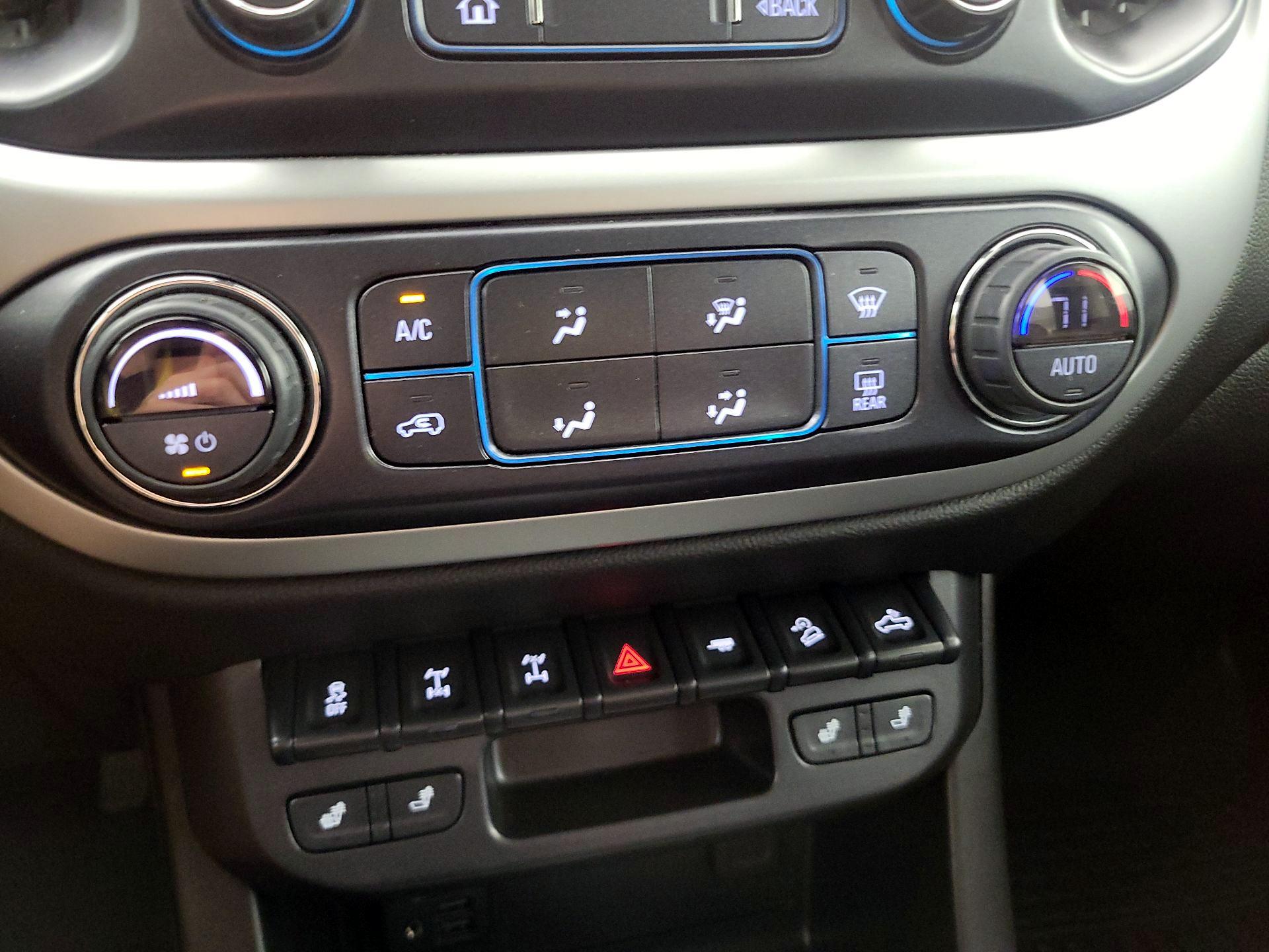 Thumbnail: 2019 Chevrolet Colorado - 17