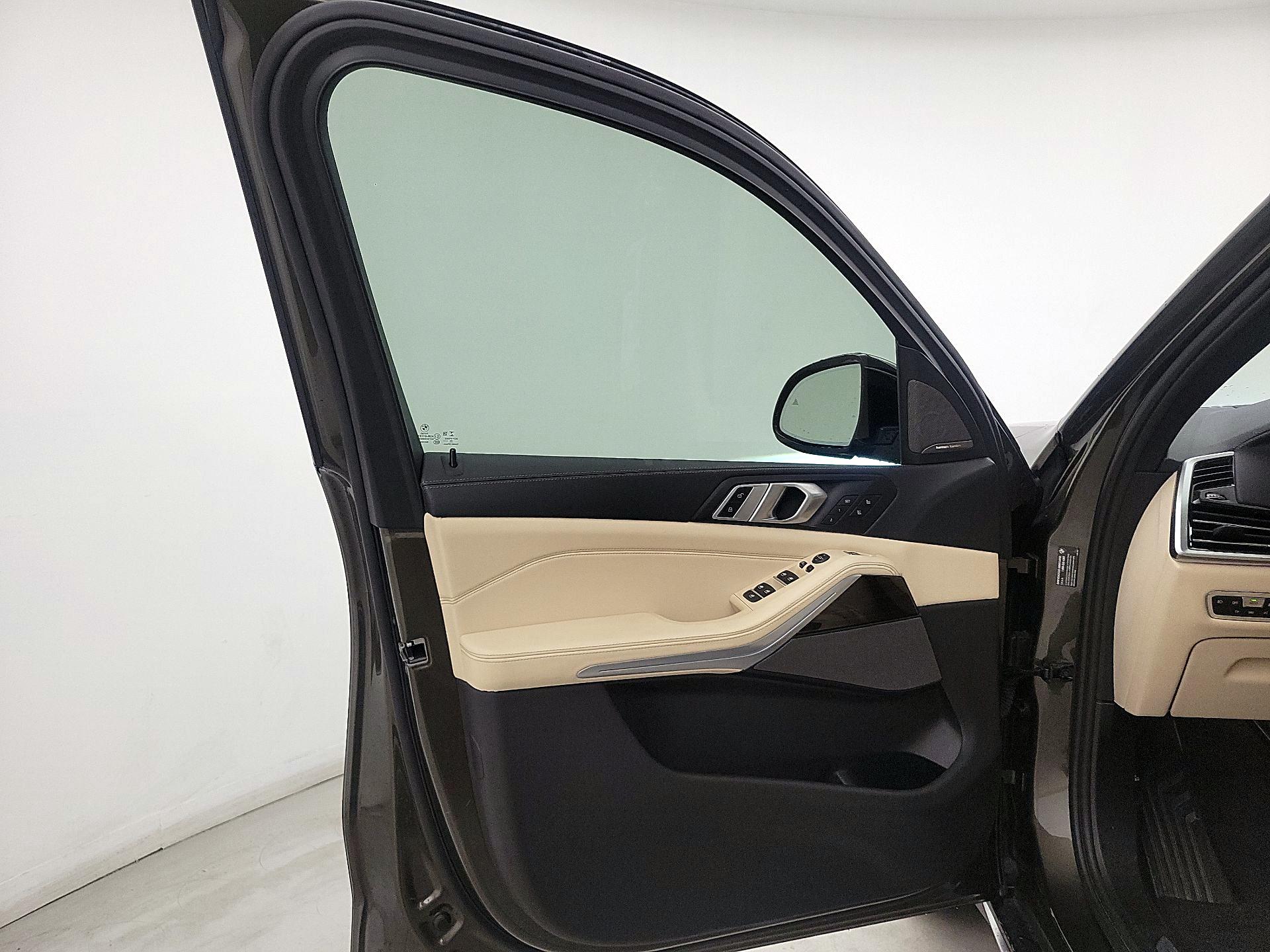Thumbnail: 2021 BMW X5 - 12