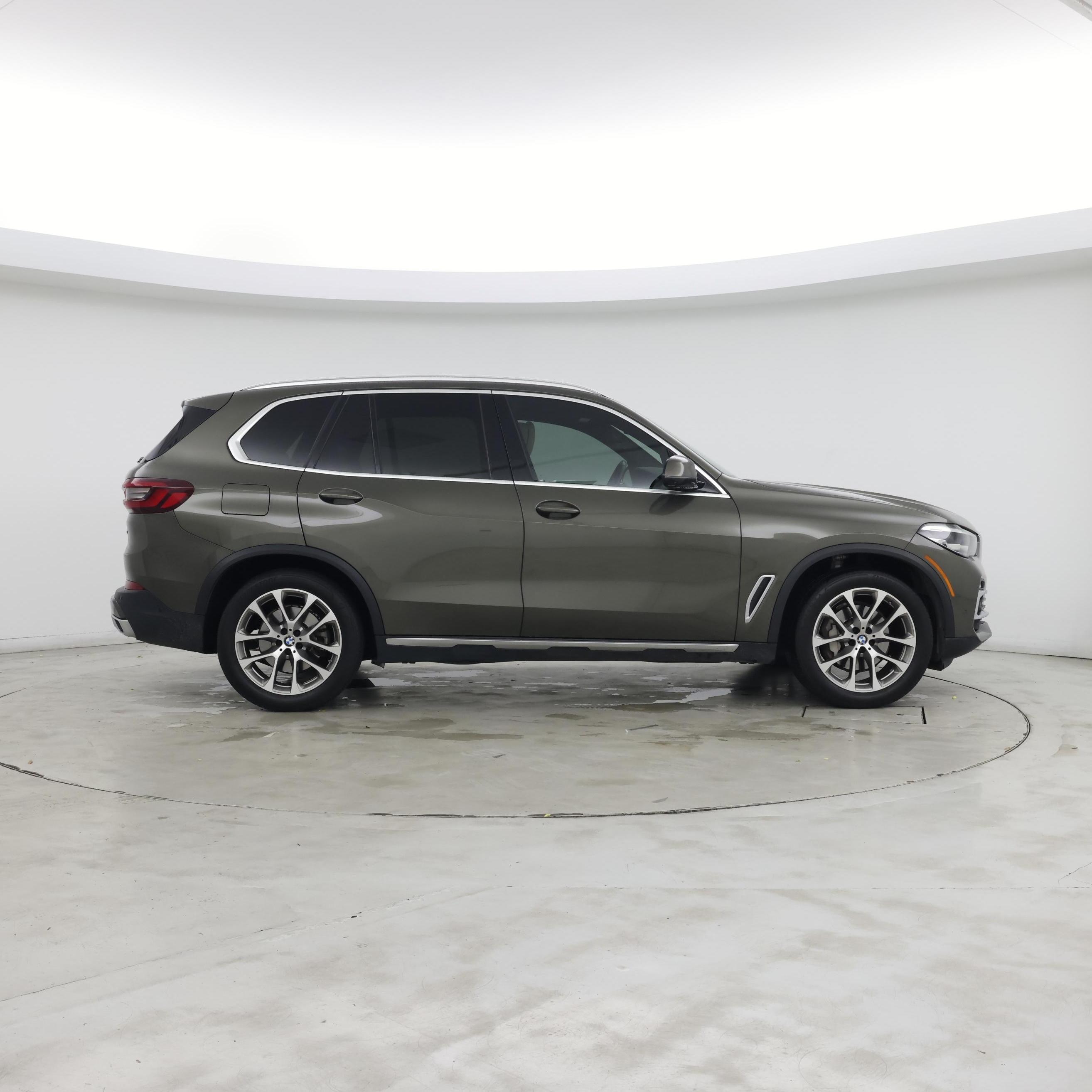 Thumbnail: 2021 BMW X5 - 7