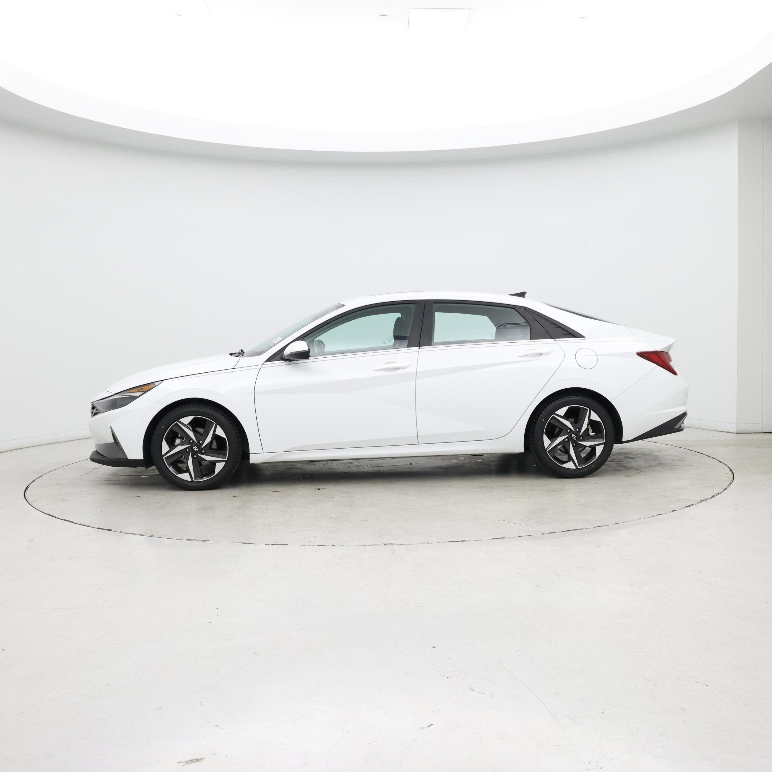 Thumbnail: 2021 Hyundai Elantra - 3