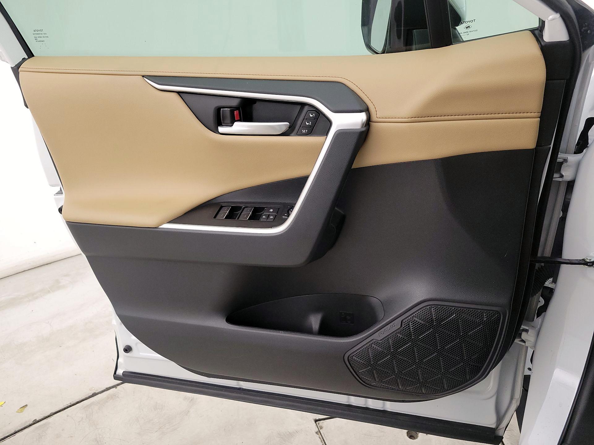 Thumbnail: 2023 Toyota RAV4 - 12