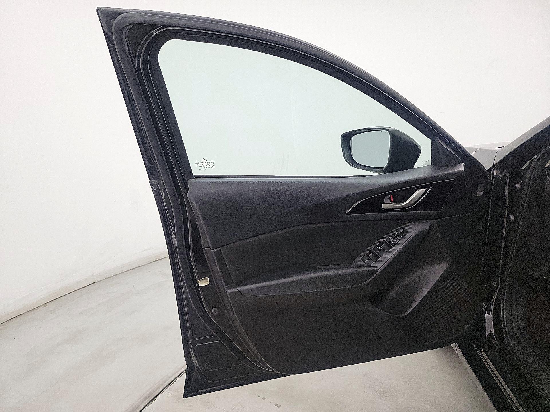 Thumbnail: 2016 Mazda Mazda3 - 12