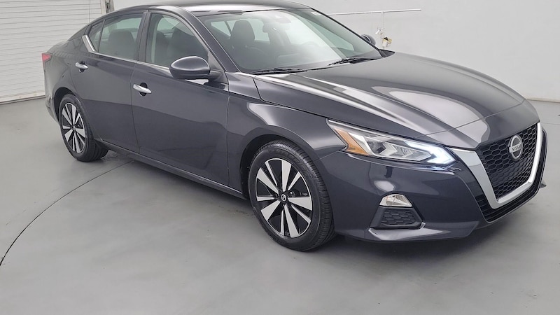 2021 Nissan Altima SV Hero Image