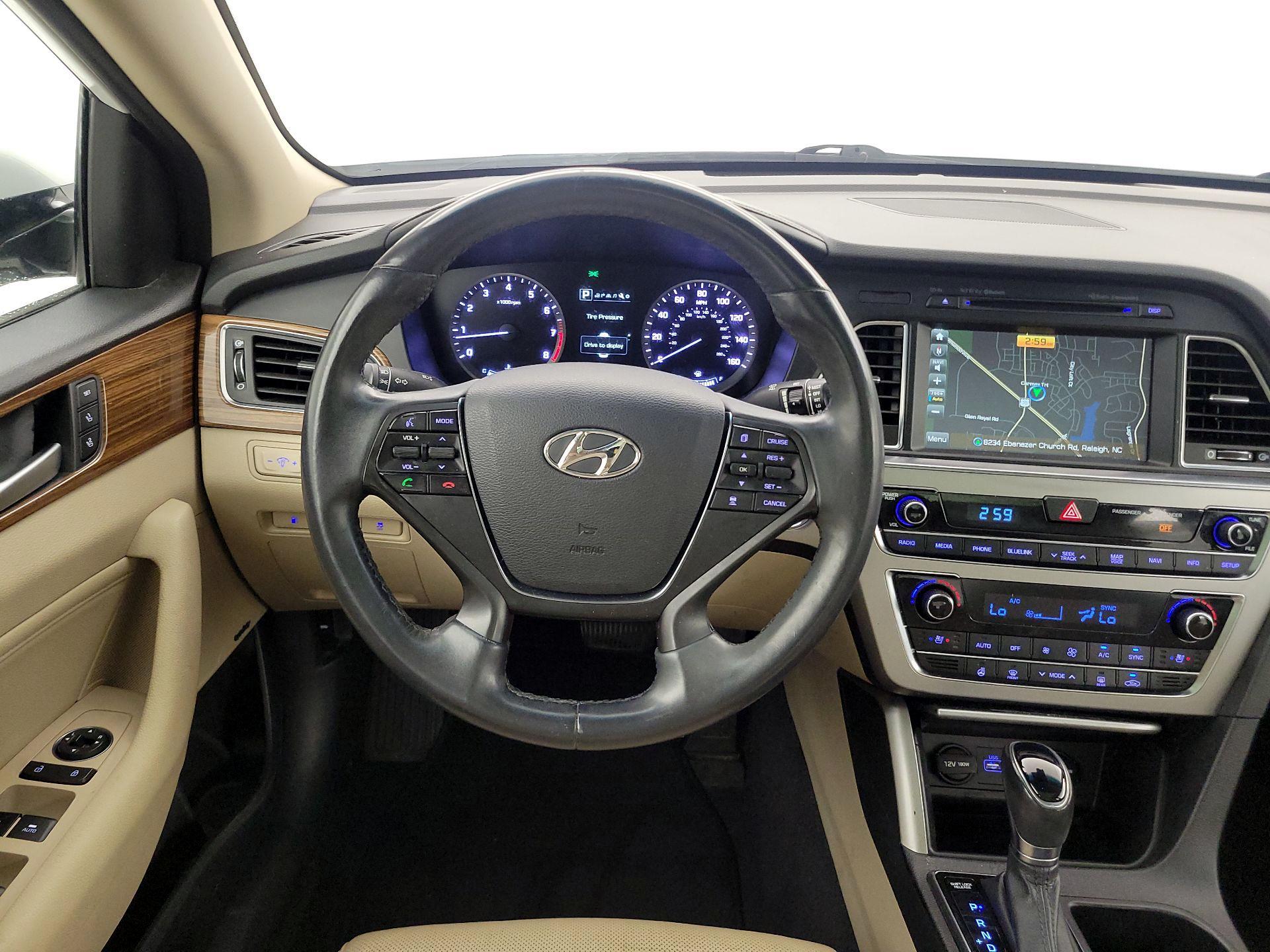 Thumbnail: 2015 Hyundai Sonata - 10