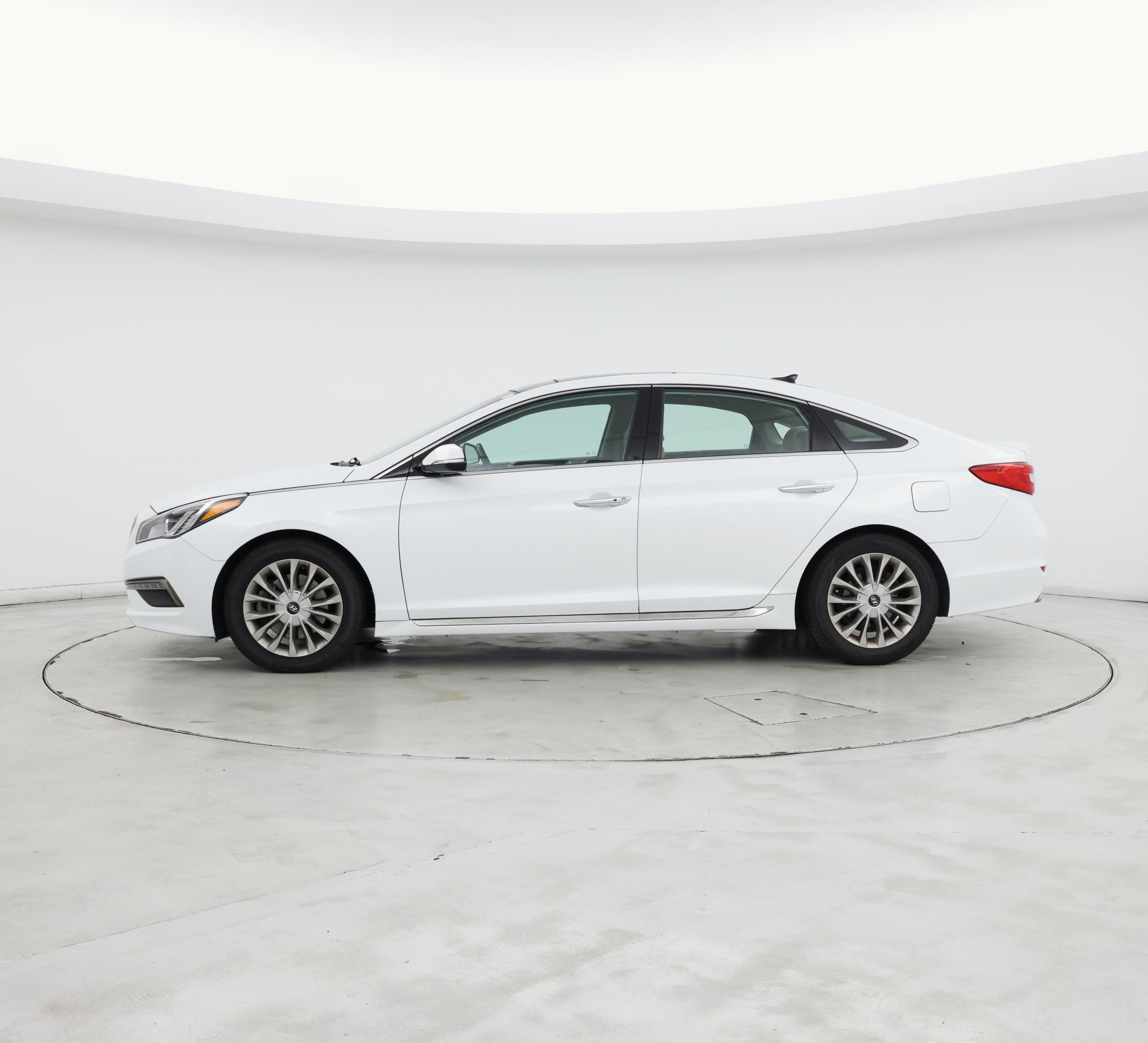 Thumbnail: 2015 Hyundai Sonata - 3