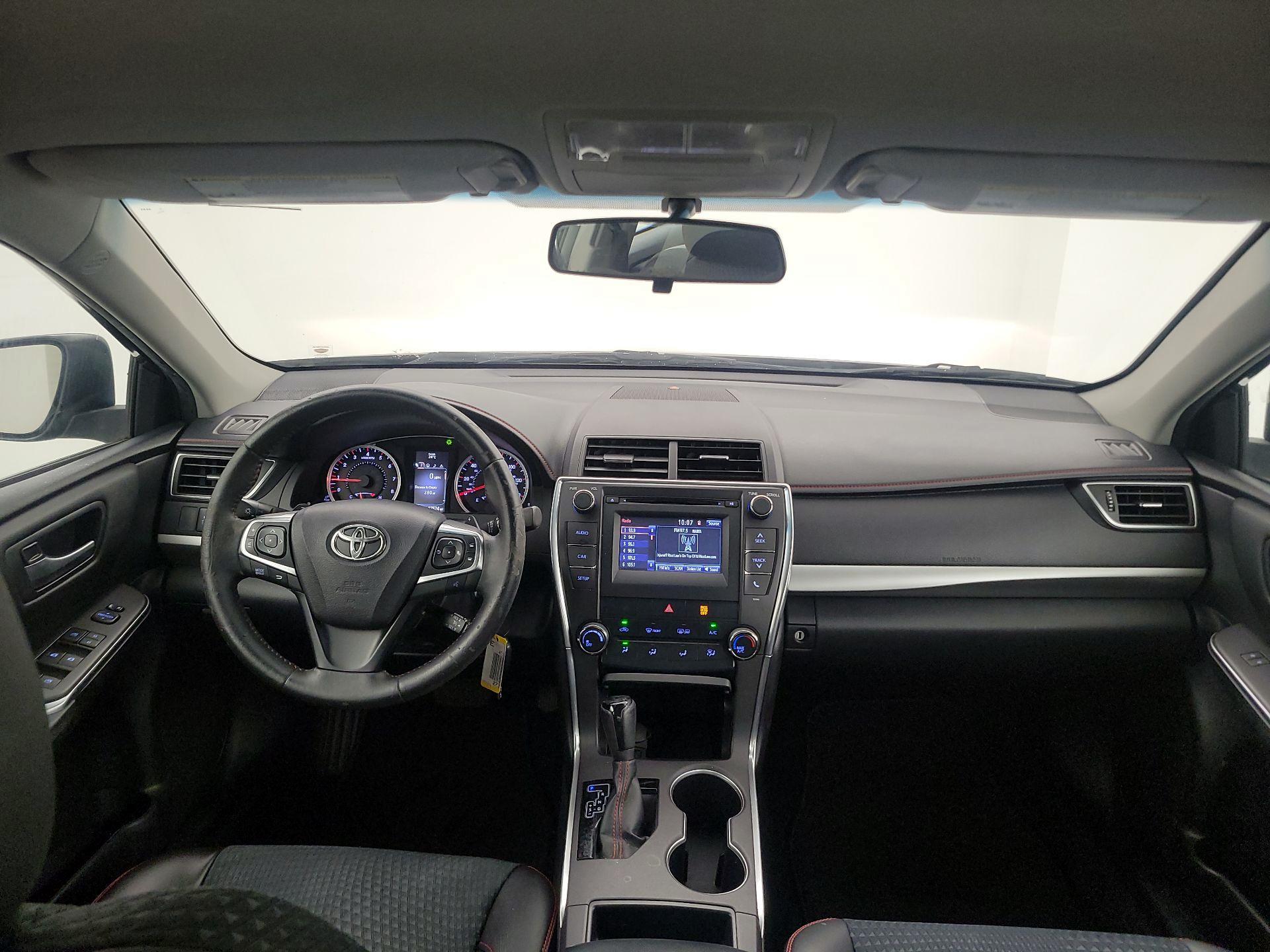 Thumbnail: 2015 Toyota Camry - 9