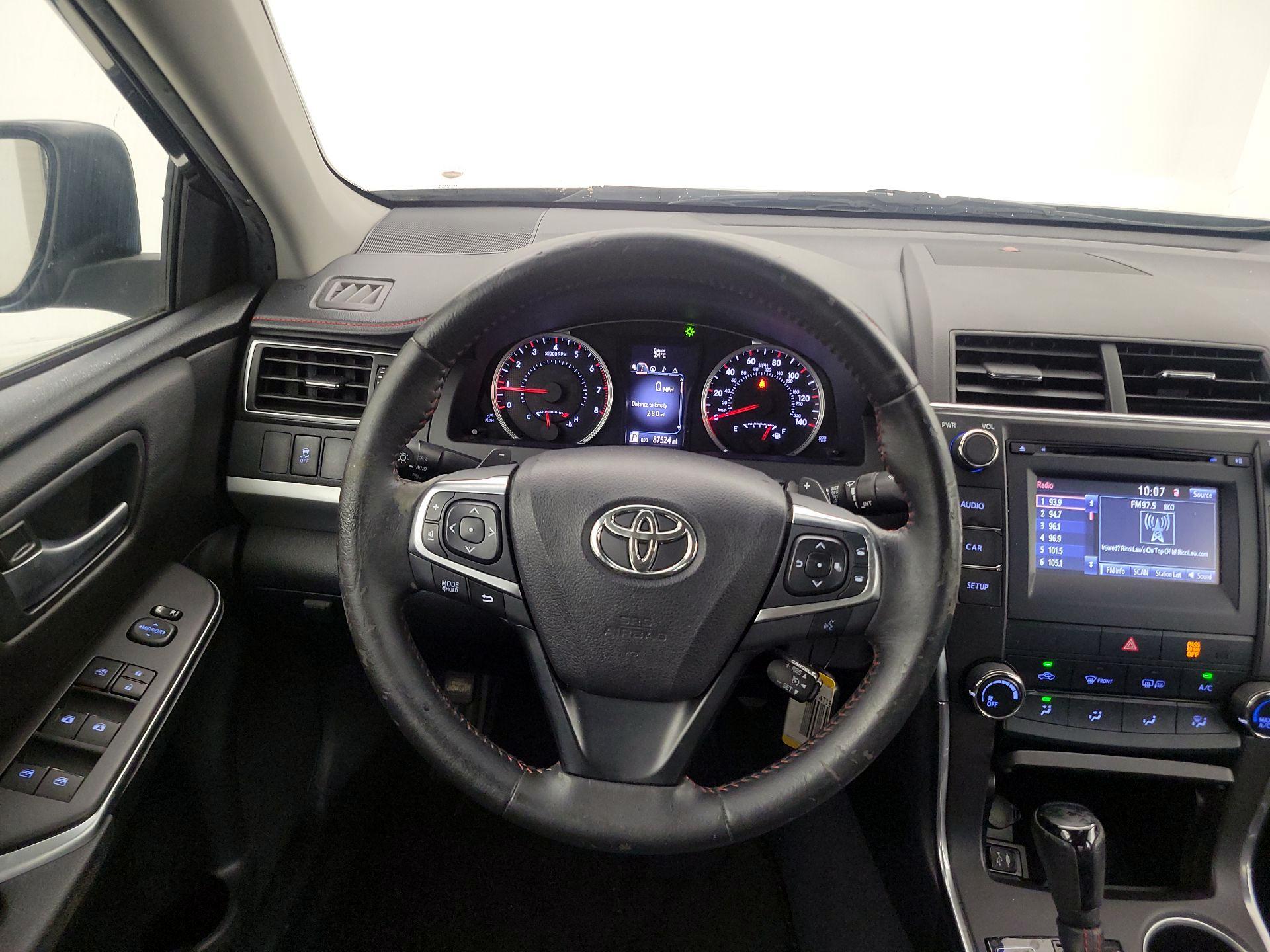 Thumbnail: 2015 Toyota Camry - 10