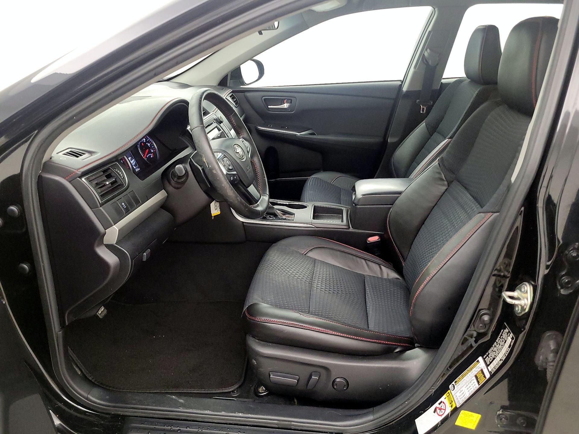 Thumbnail: 2015 Toyota Camry - 11
