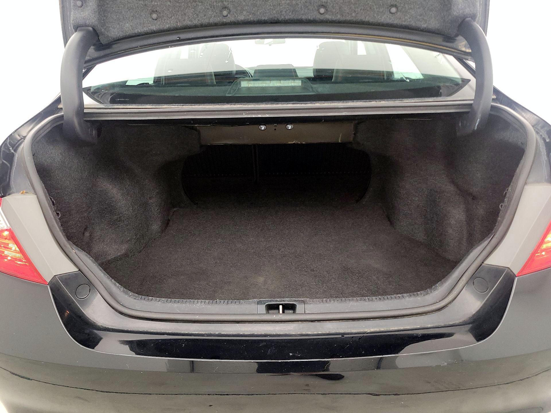 Thumbnail: 2015 Toyota Camry - 20