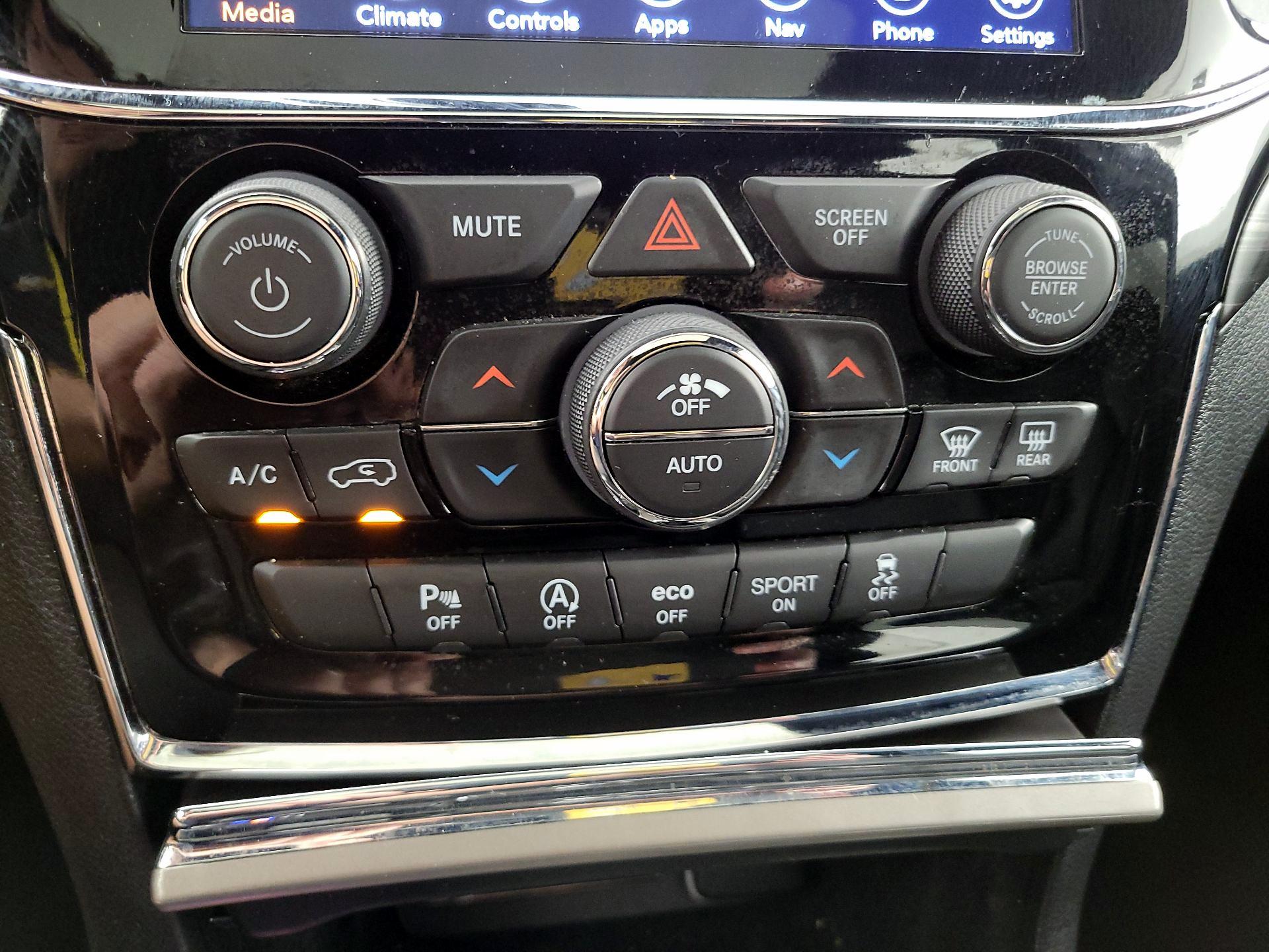 Thumbnail: 2020 Jeep Grand Cherokee - 17