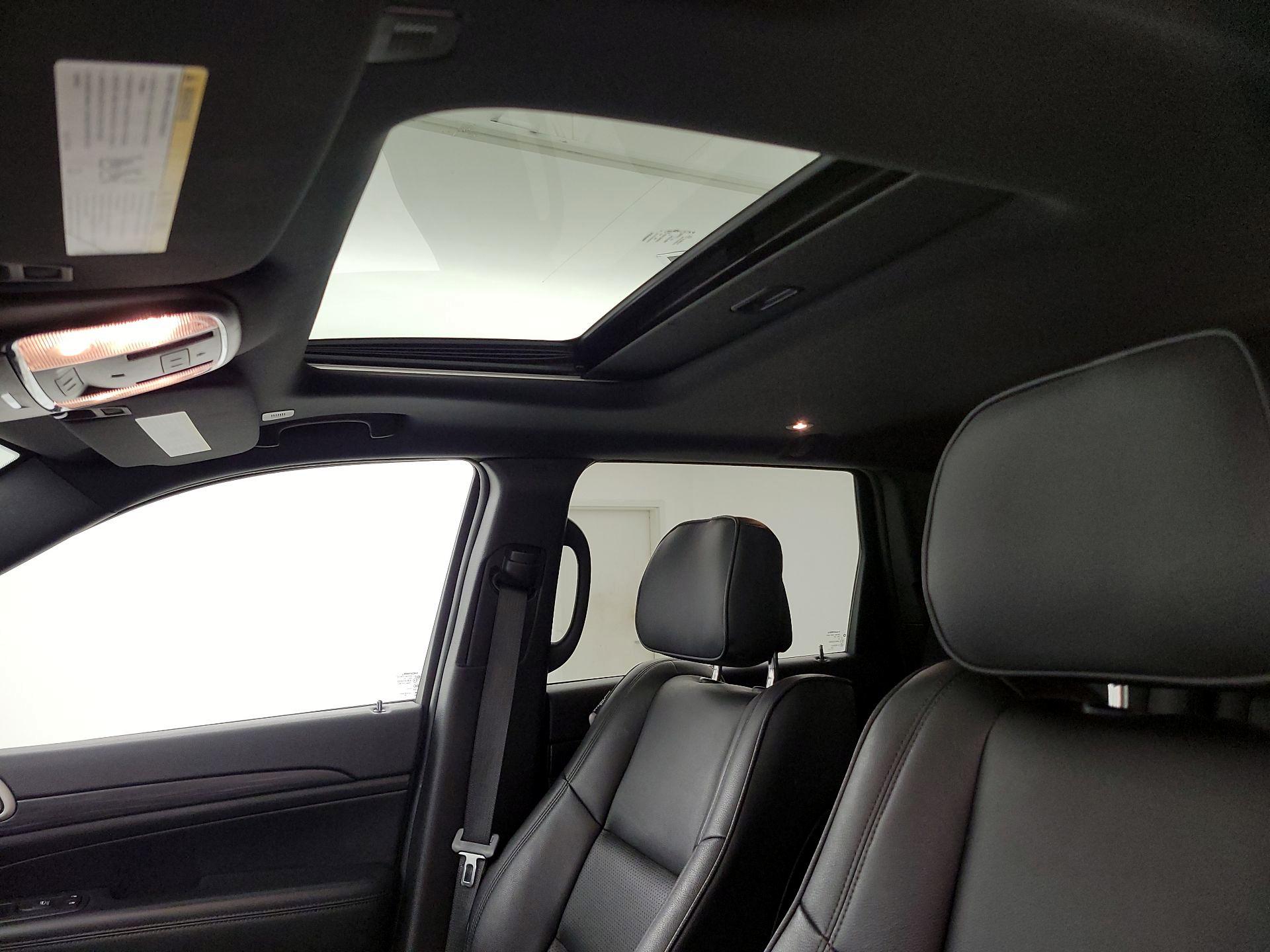 Thumbnail: 2020 Jeep Grand Cherokee - 20