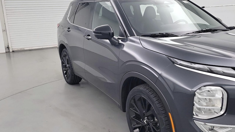 2024 Mitsubishi Outlander Black Edition Hero Image