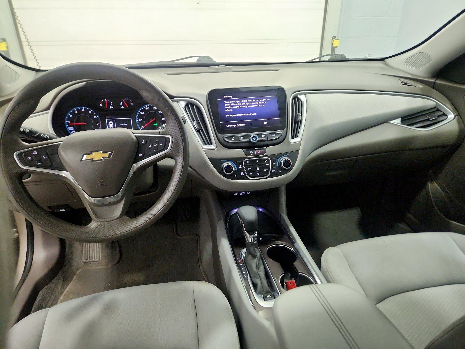 Thumbnail: 2022 Chevrolet Malibu - 9