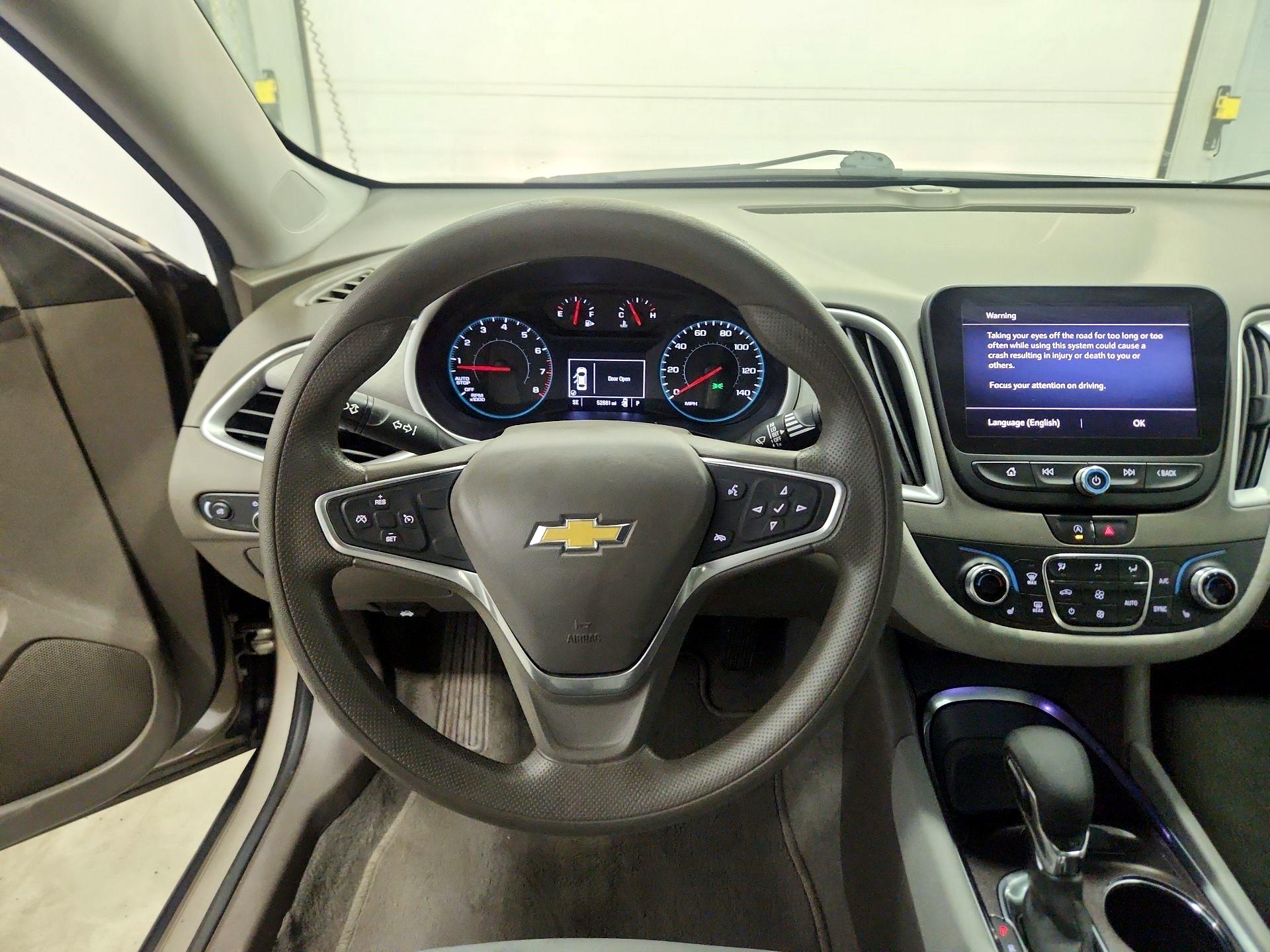 Thumbnail: 2022 Chevrolet Malibu - 10
