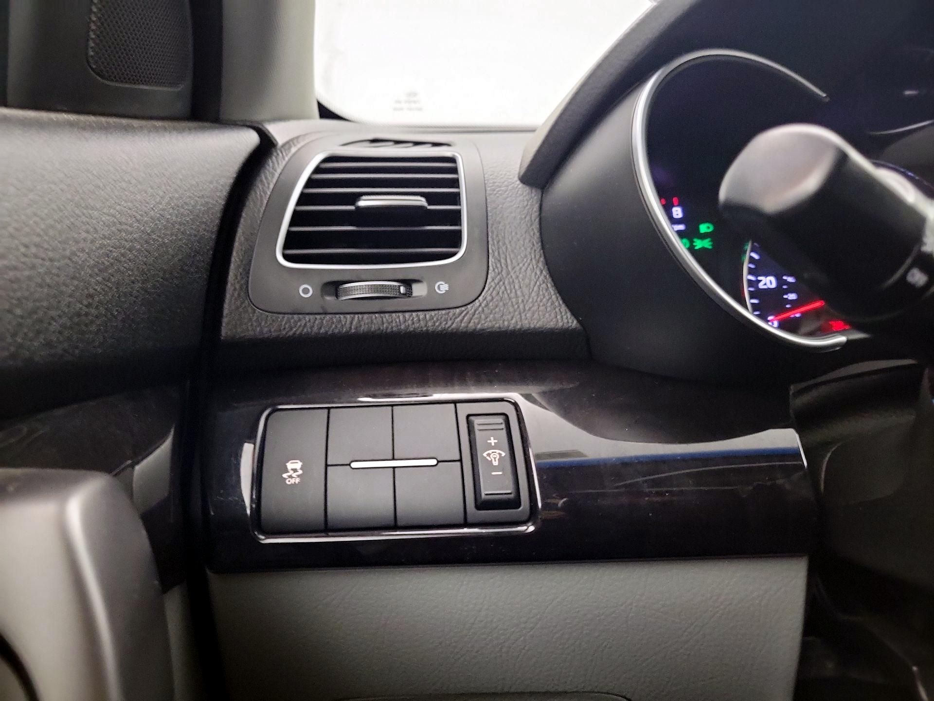 Thumbnail: 2014 Kia Sorento - 13